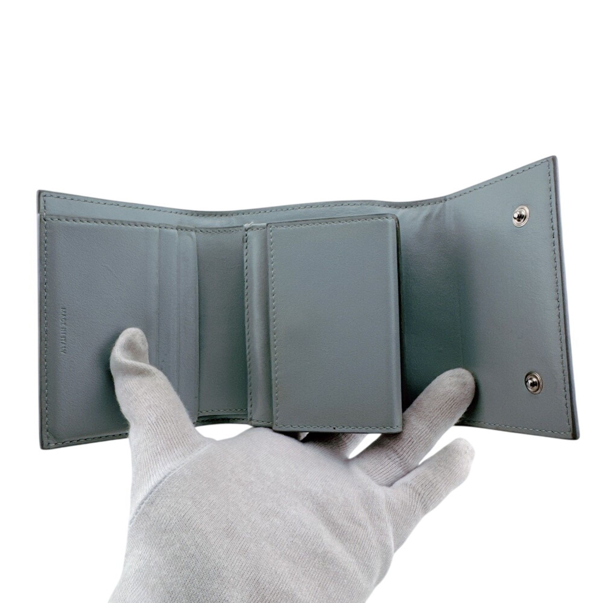 Light Leather Wallet (Tri-Fold) (Pre-Owned) - Celine - Modalova