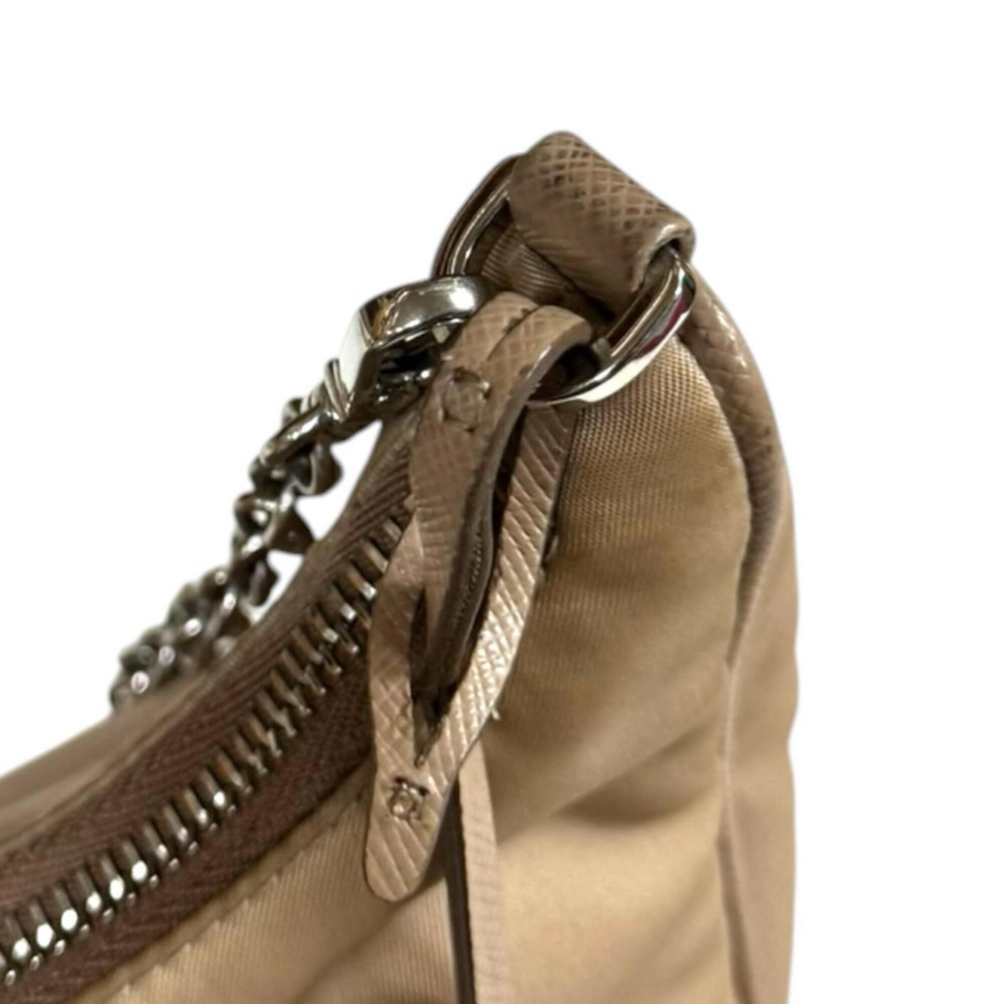 Nude Nylon Shoulder Bag (Pre-Owned) - Prada - Modalova