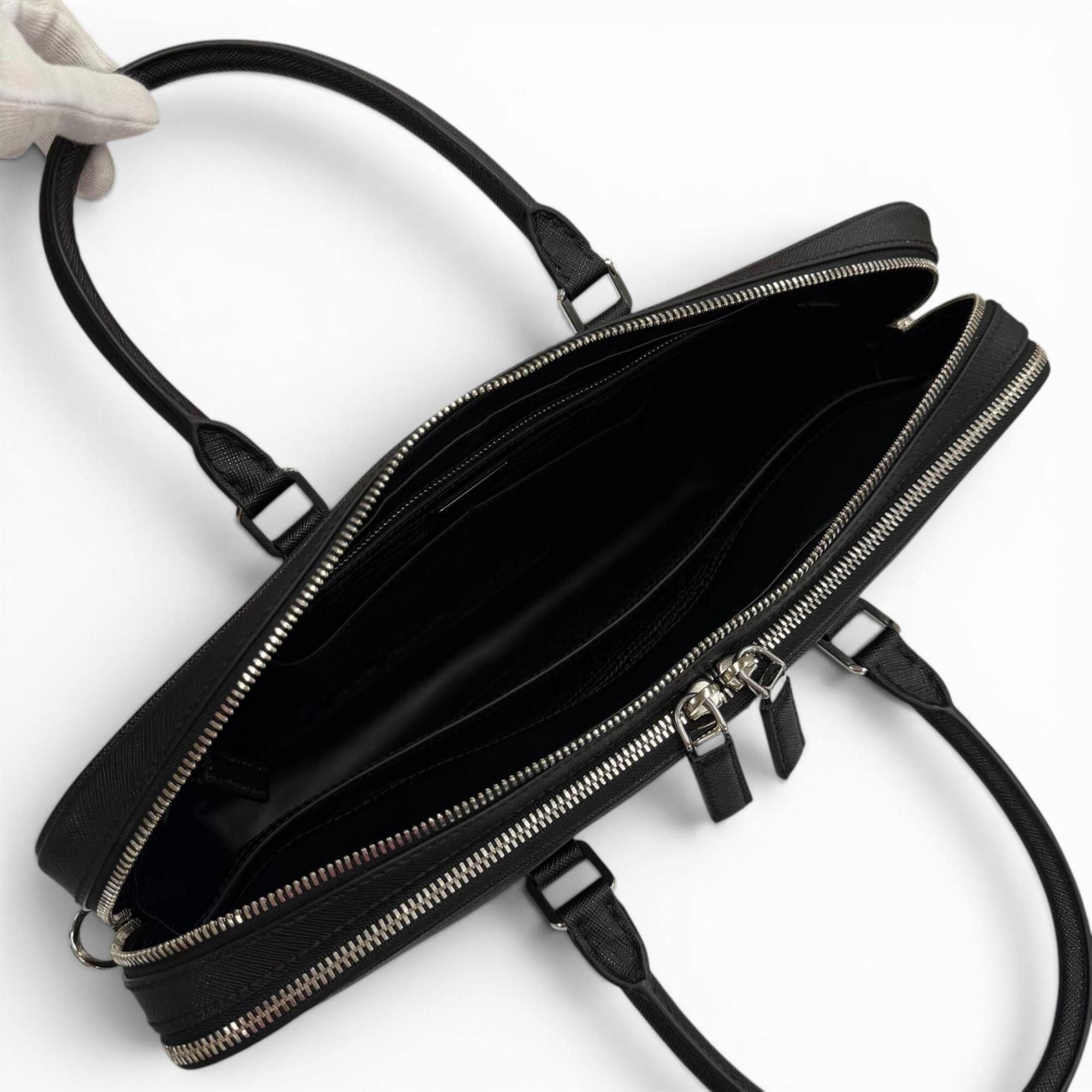 Leather Briefcase (Pre-Owned) - Prada - Modalova
