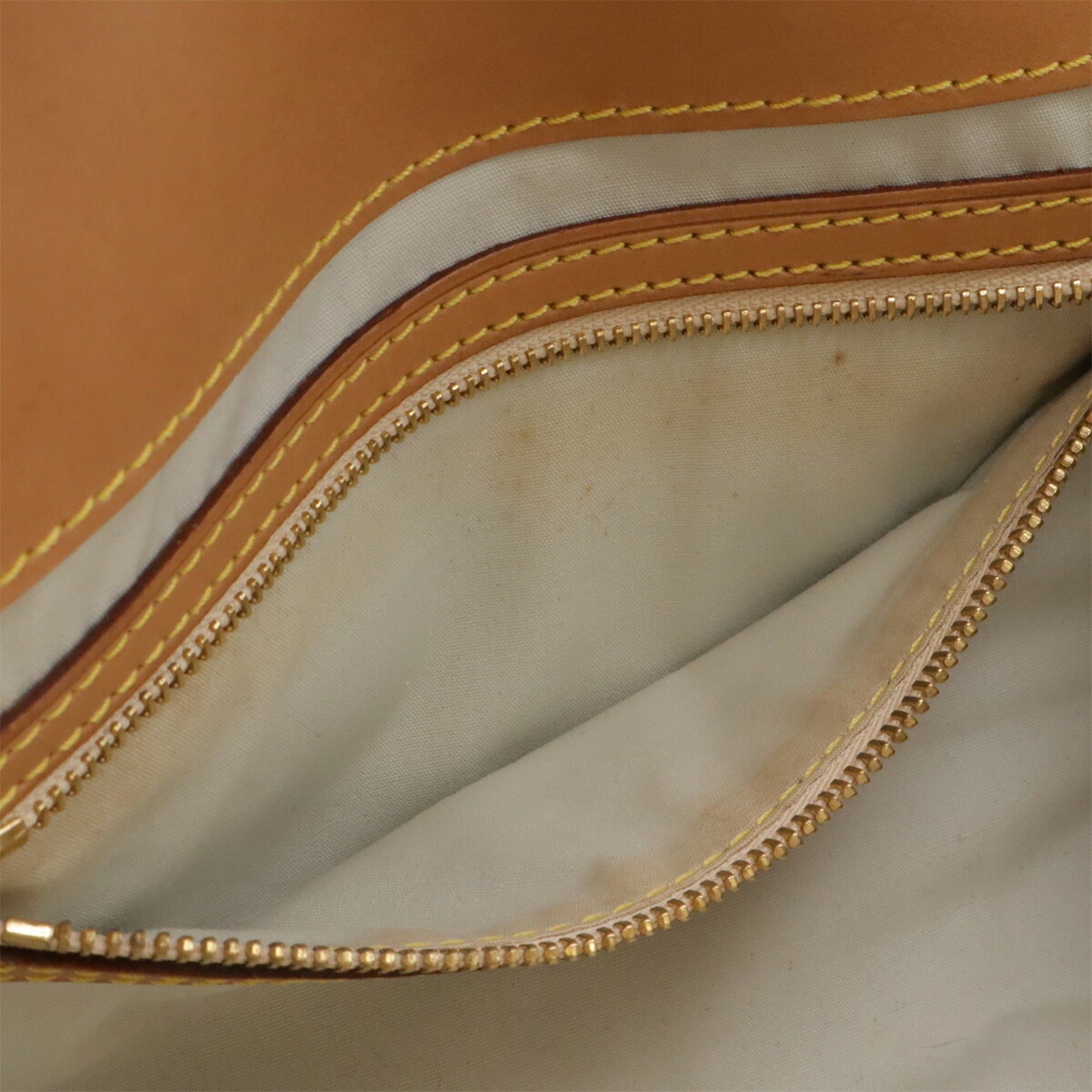 Canvas Shoulder Bag (Pre-Owned) - Louis Vuitton - Modalova