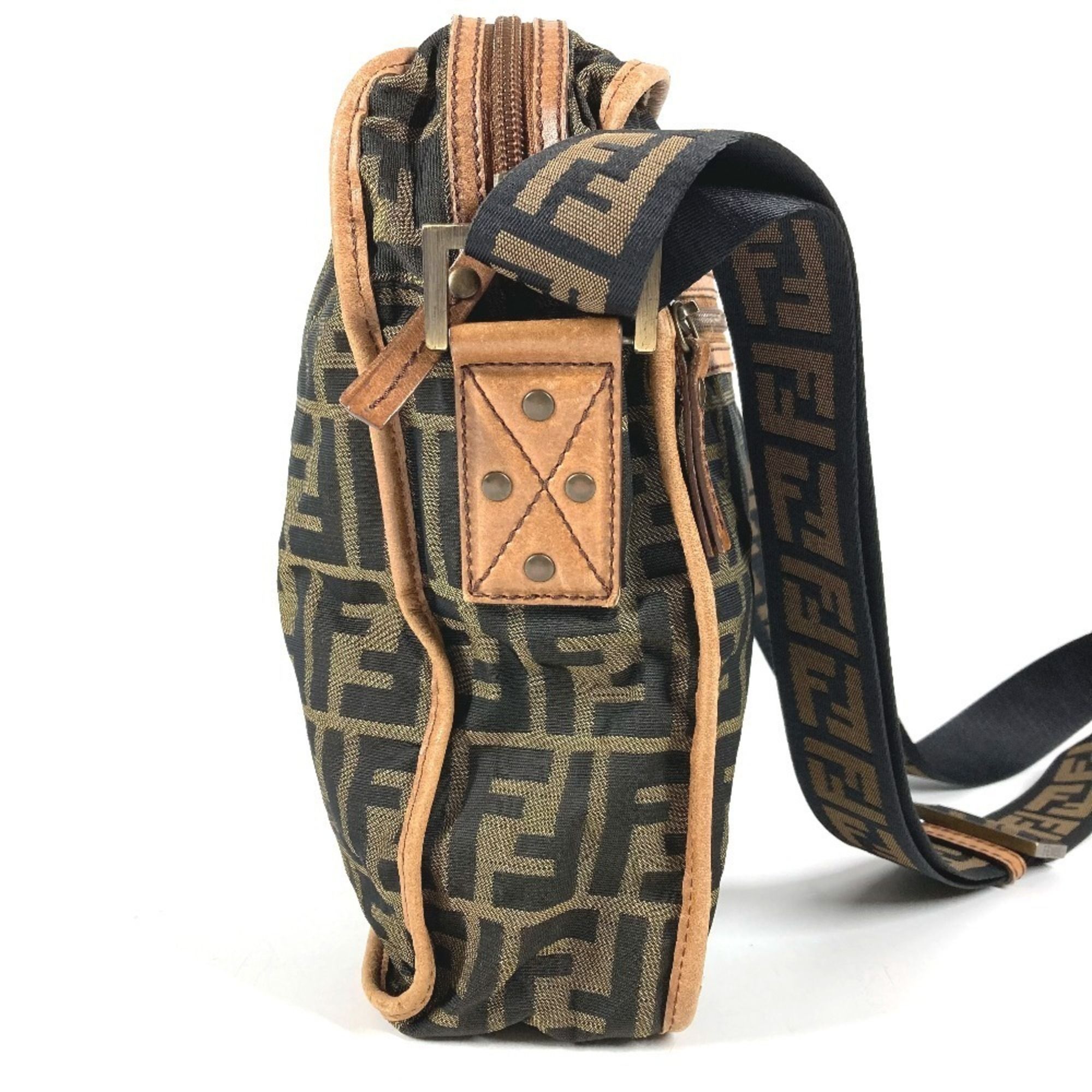 Leather Pochette Shoulder Bag (Pre-Owned) - Fendi - Modalova