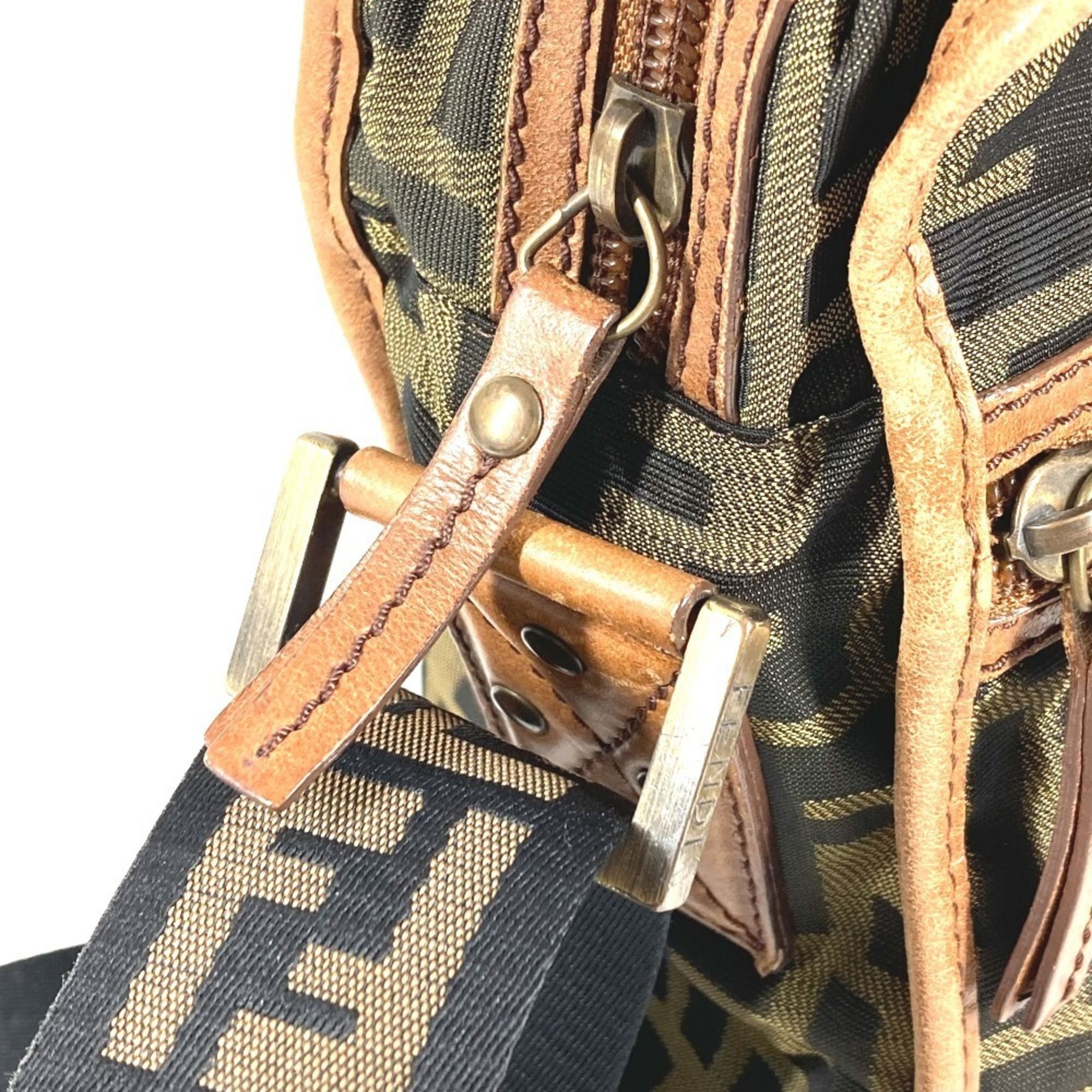 Leather Pochette Shoulder Bag (Pre-Owned) - Fendi - Modalova
