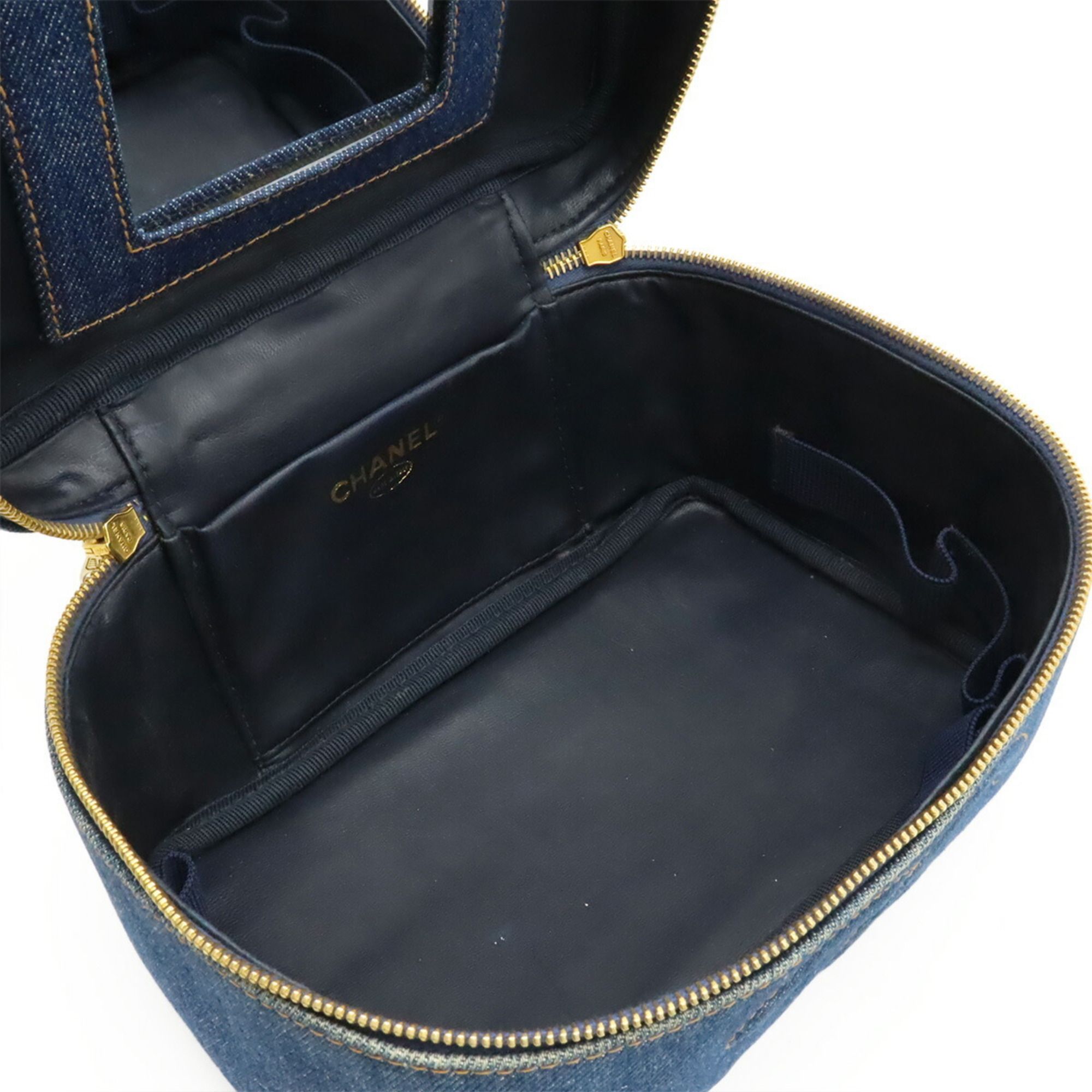 Denim Handbag Vanity Bag (Pre-Owned) - Chanel - Modalova