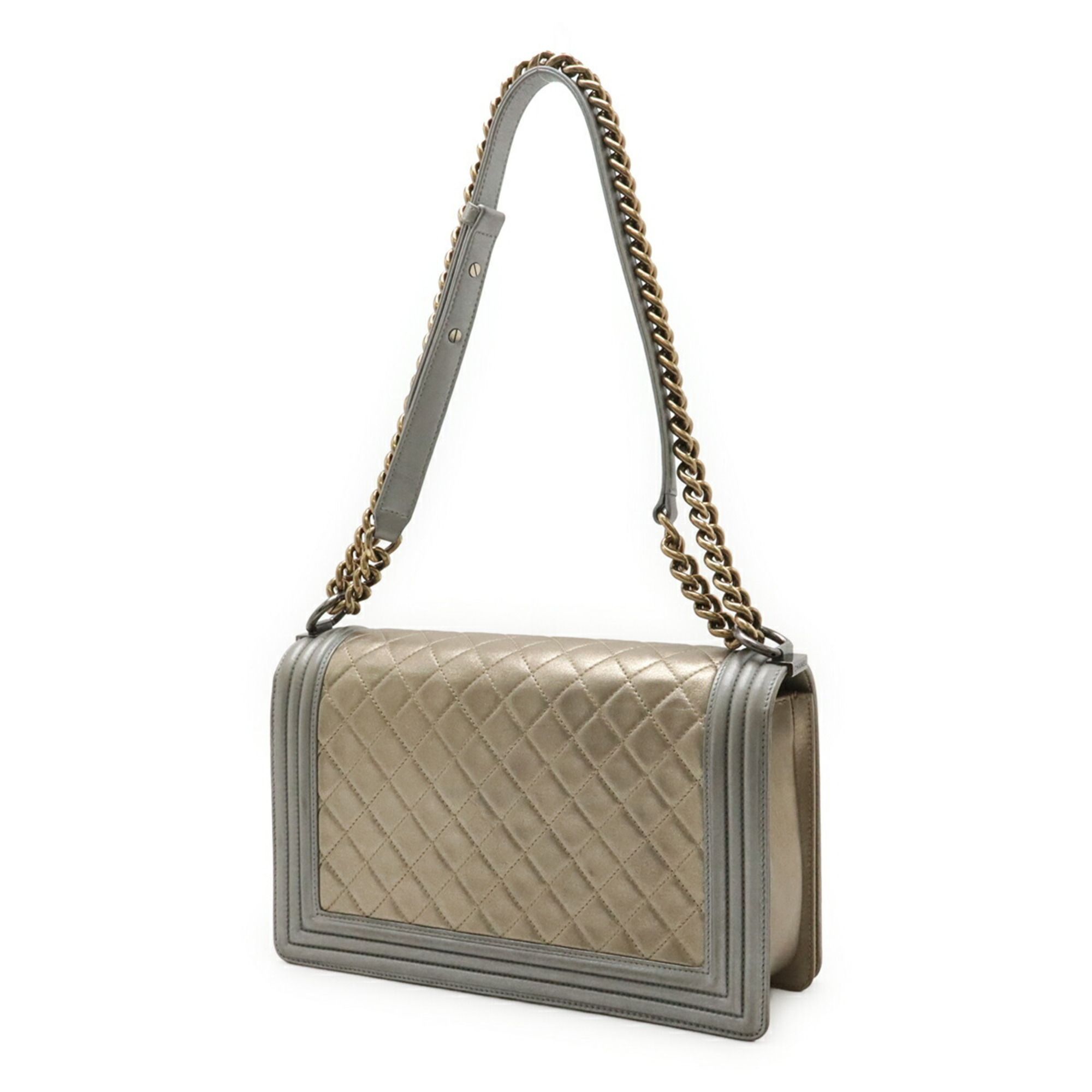 Matelasse Leather Shoulder Bag (Pre-Owned) - Chanel - Modalova