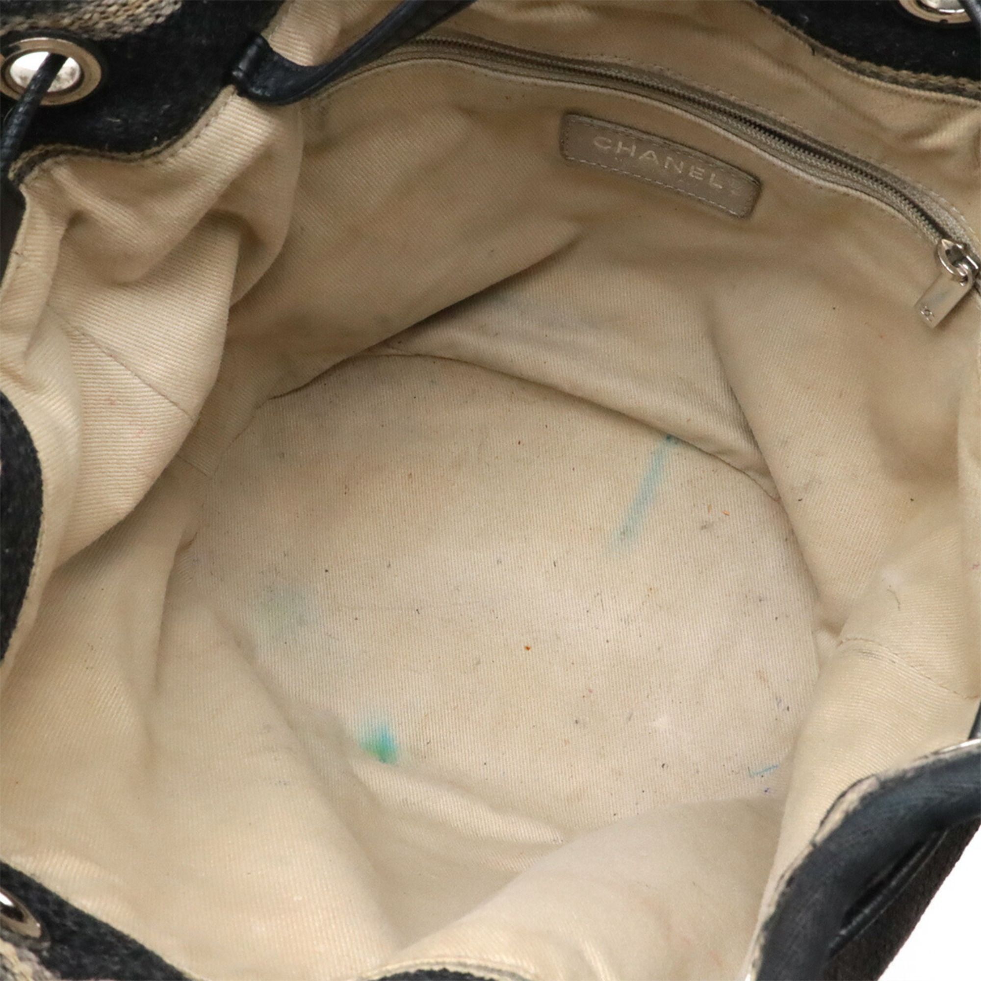 Canvas Leather Shoulder Bag (Pre-Owned) - Chanel - Modalova