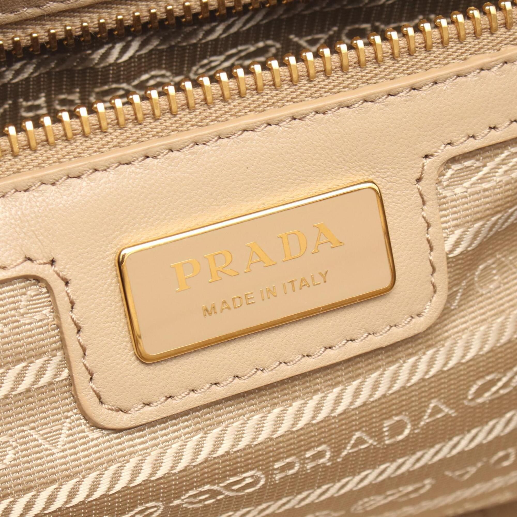 Nylon Saffiano Triangle Handbag (Pre-Owned) - Prada - Modalova