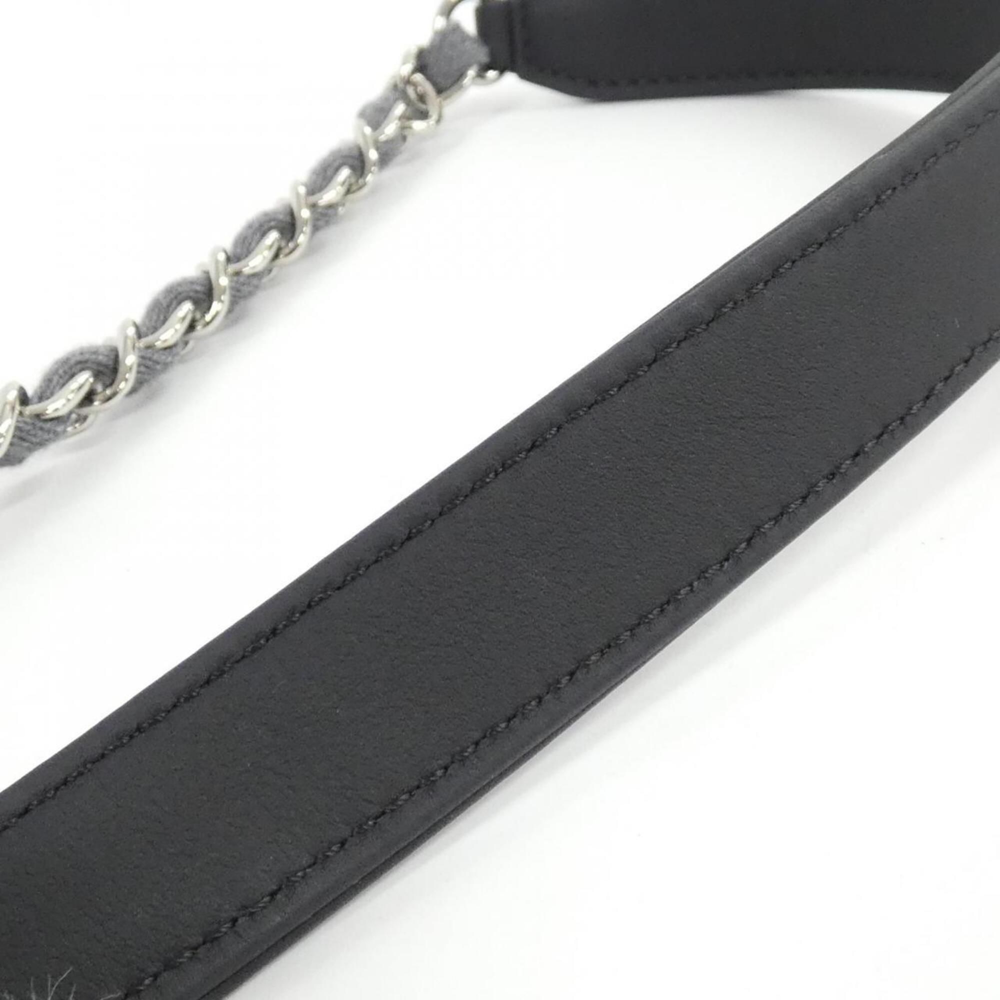 Canvas Leather Shoulder Bag (Pre-Owned) - Chanel - Modalova