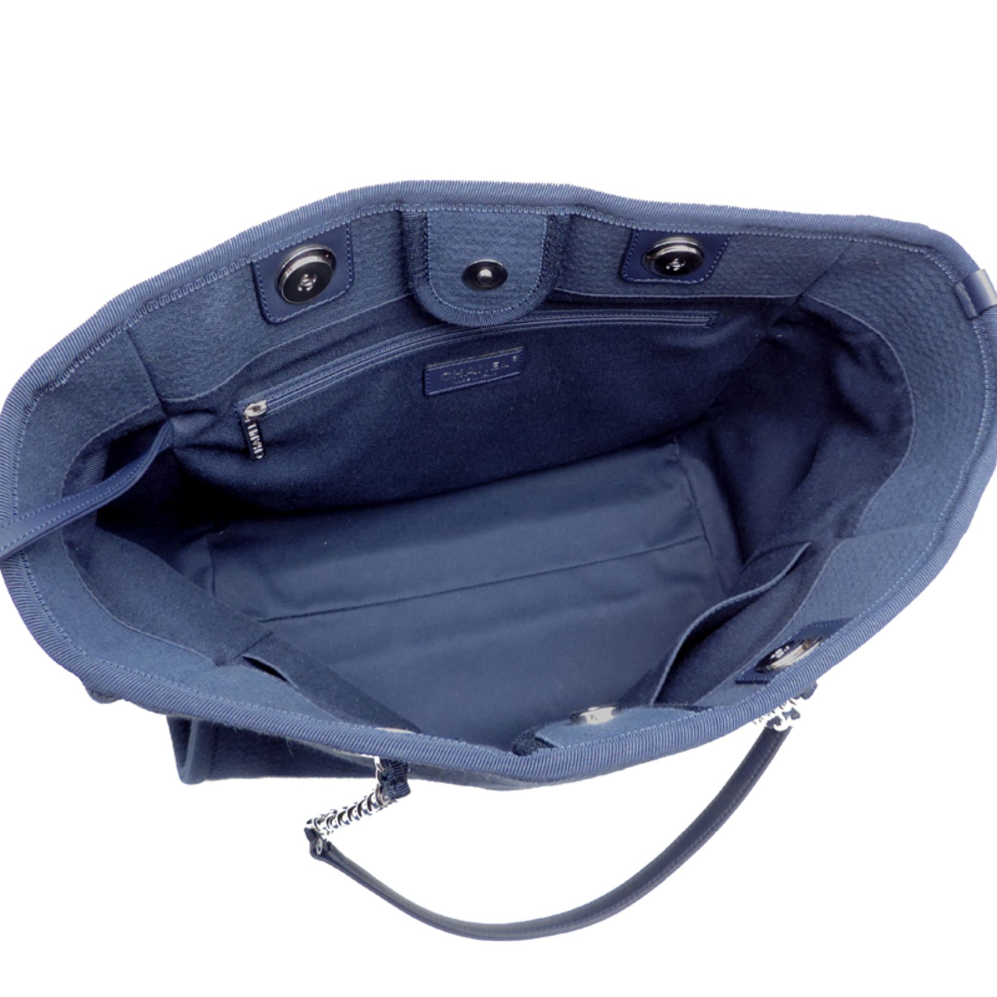 Canvas Leather Pouch Shoulder Bag (Pre-Owned) - Chanel - Modalova