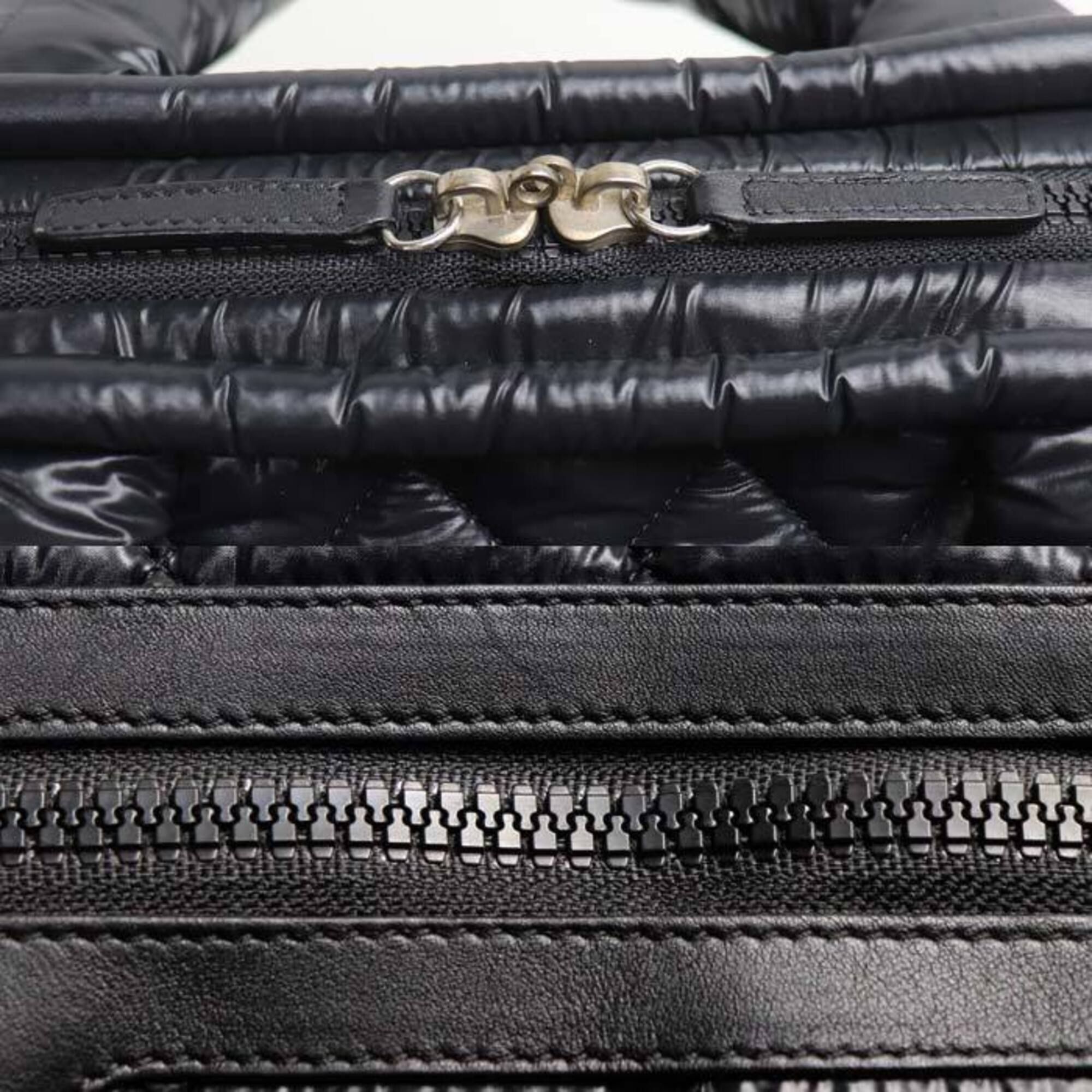 Nylon Leather Handbag (Pre-Owned) - Chanel - Modalova