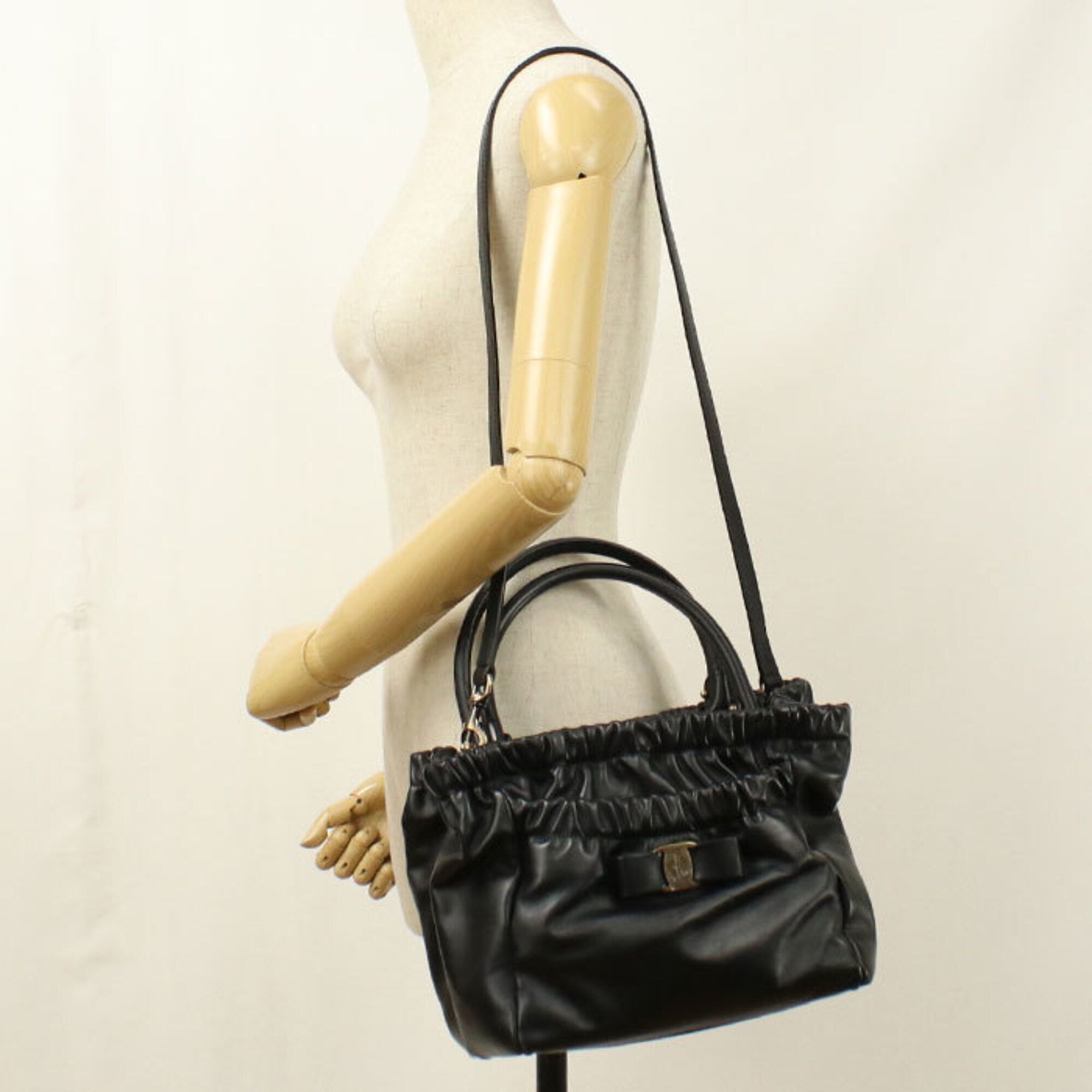 Leather Handbag (Pre-Owned) - Salvatore Ferragamo - Modalova