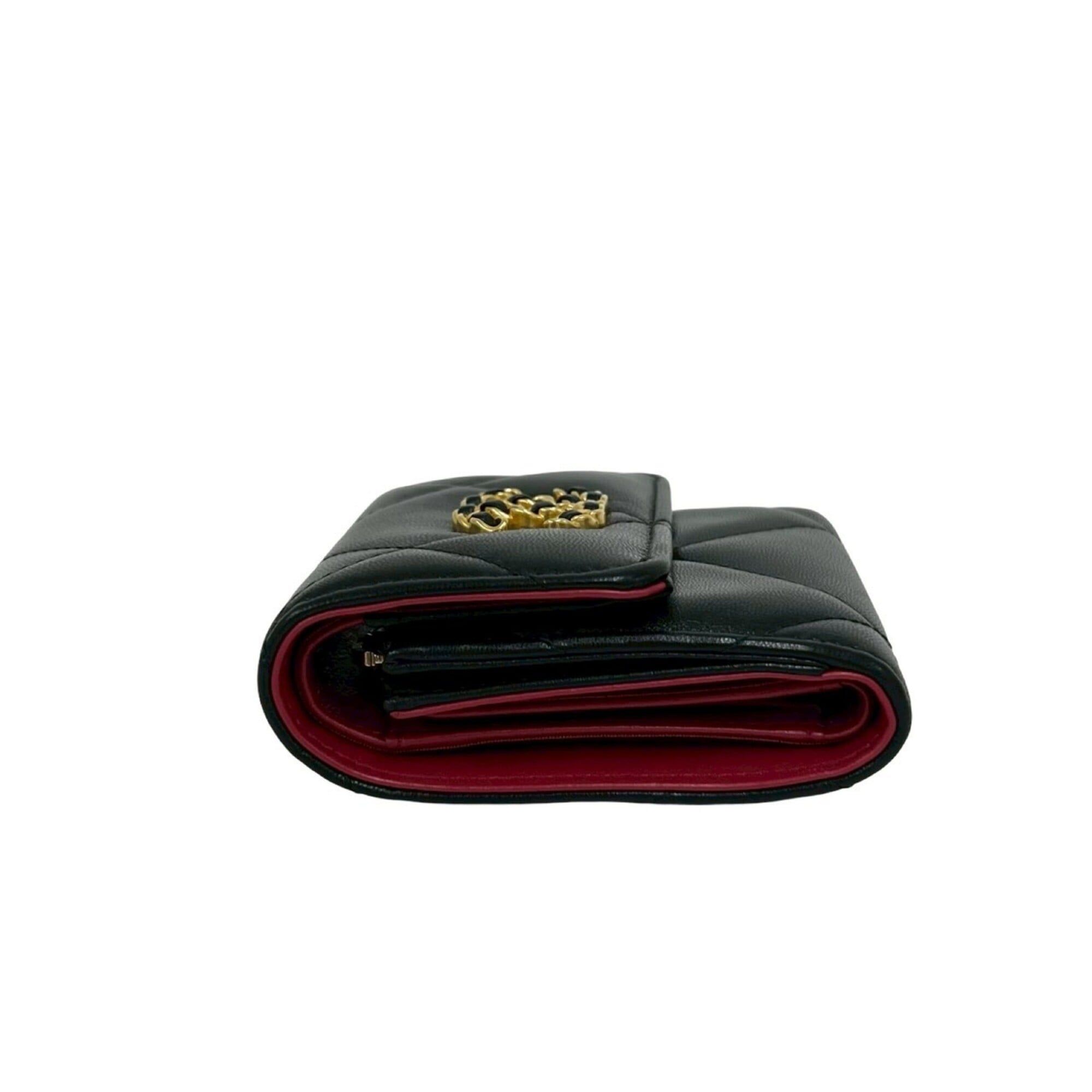 Leather Wallet (Tri-Fold) (Pre-Owned) - Chanel - Modalova