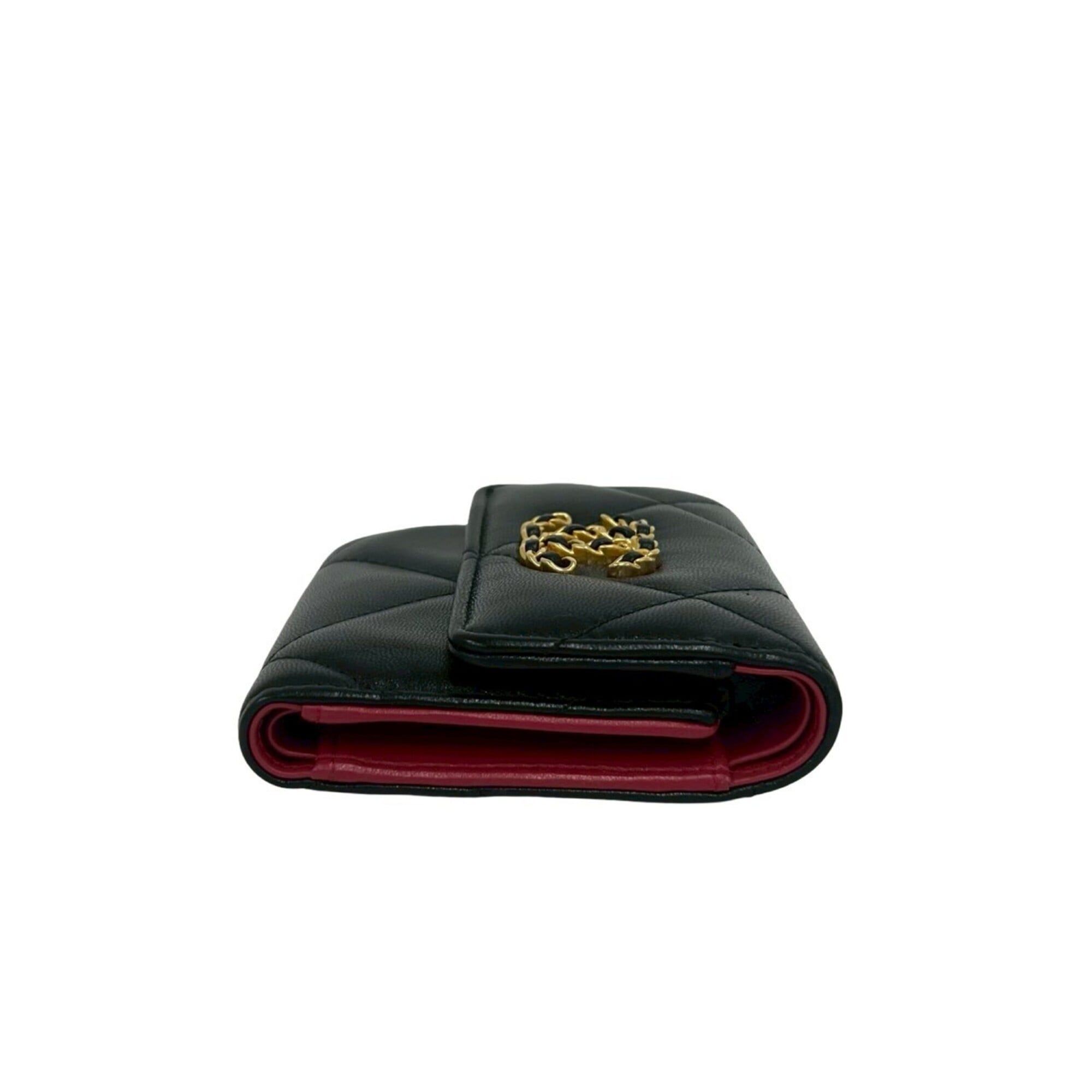 Leather Wallet (Tri-Fold) (Pre-Owned) - Chanel - Modalova