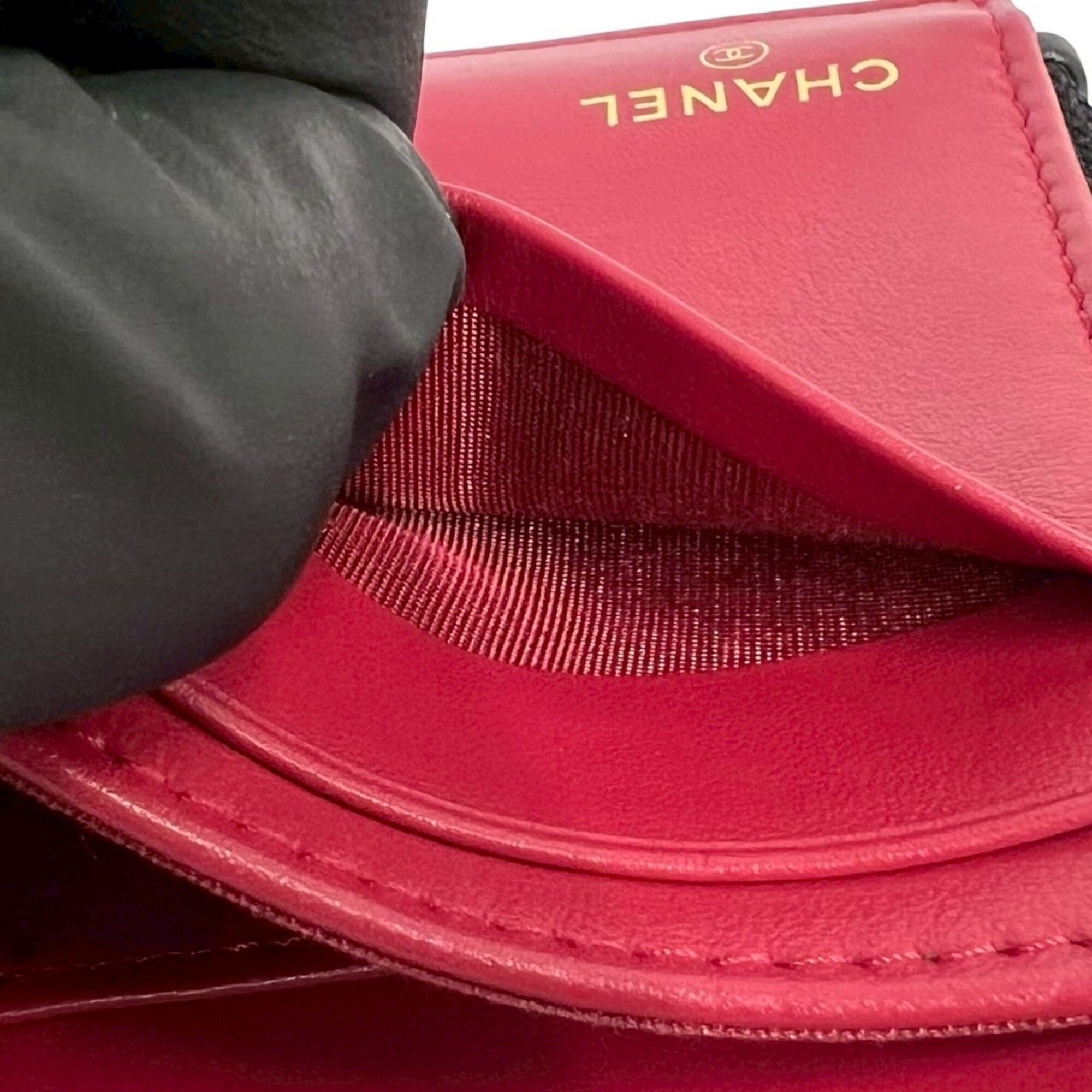 Leather Wallet (Tri-Fold) (Pre-Owned) - Chanel - Modalova