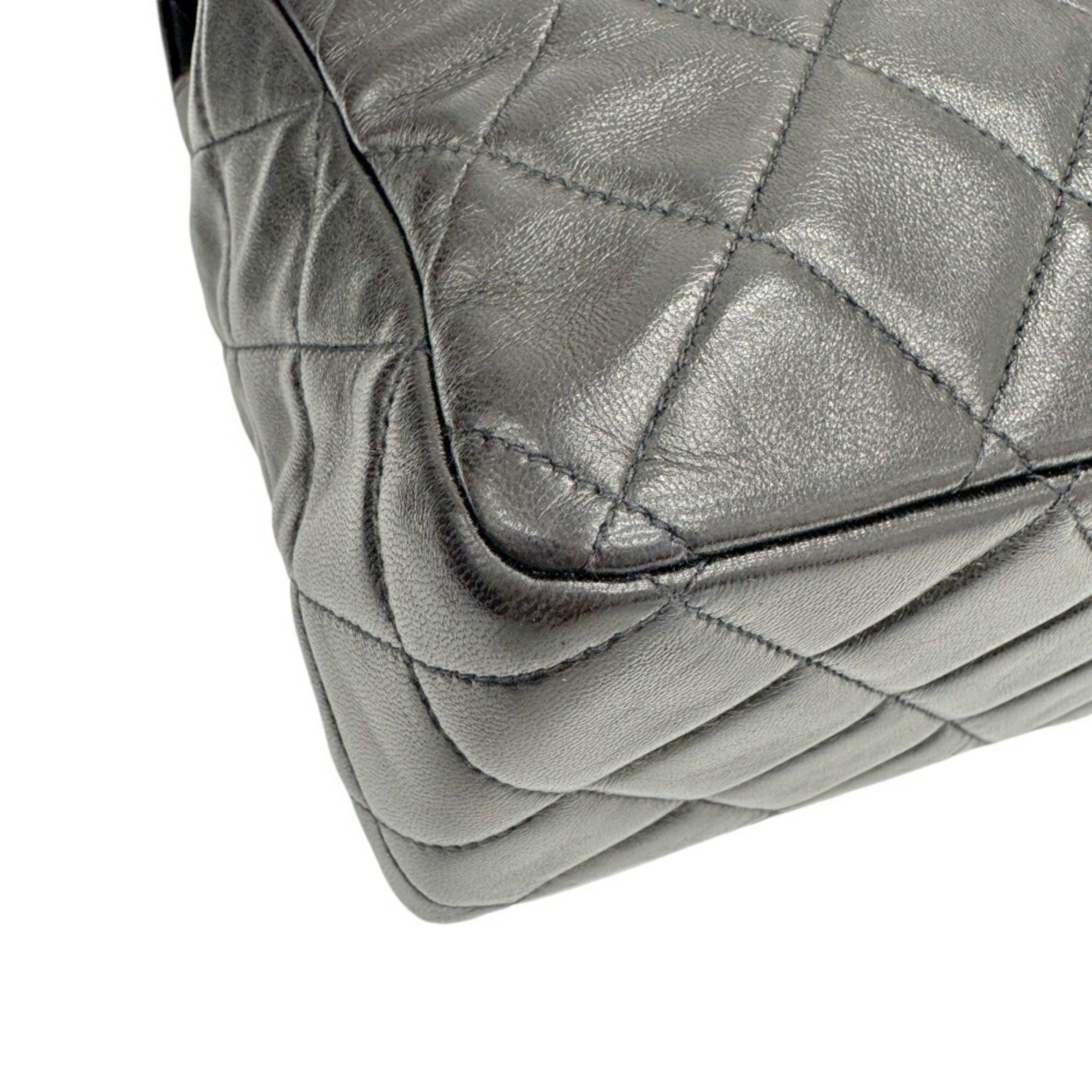 Leather Shoulder Bag (Pre-Owned) - Chanel - Modalova