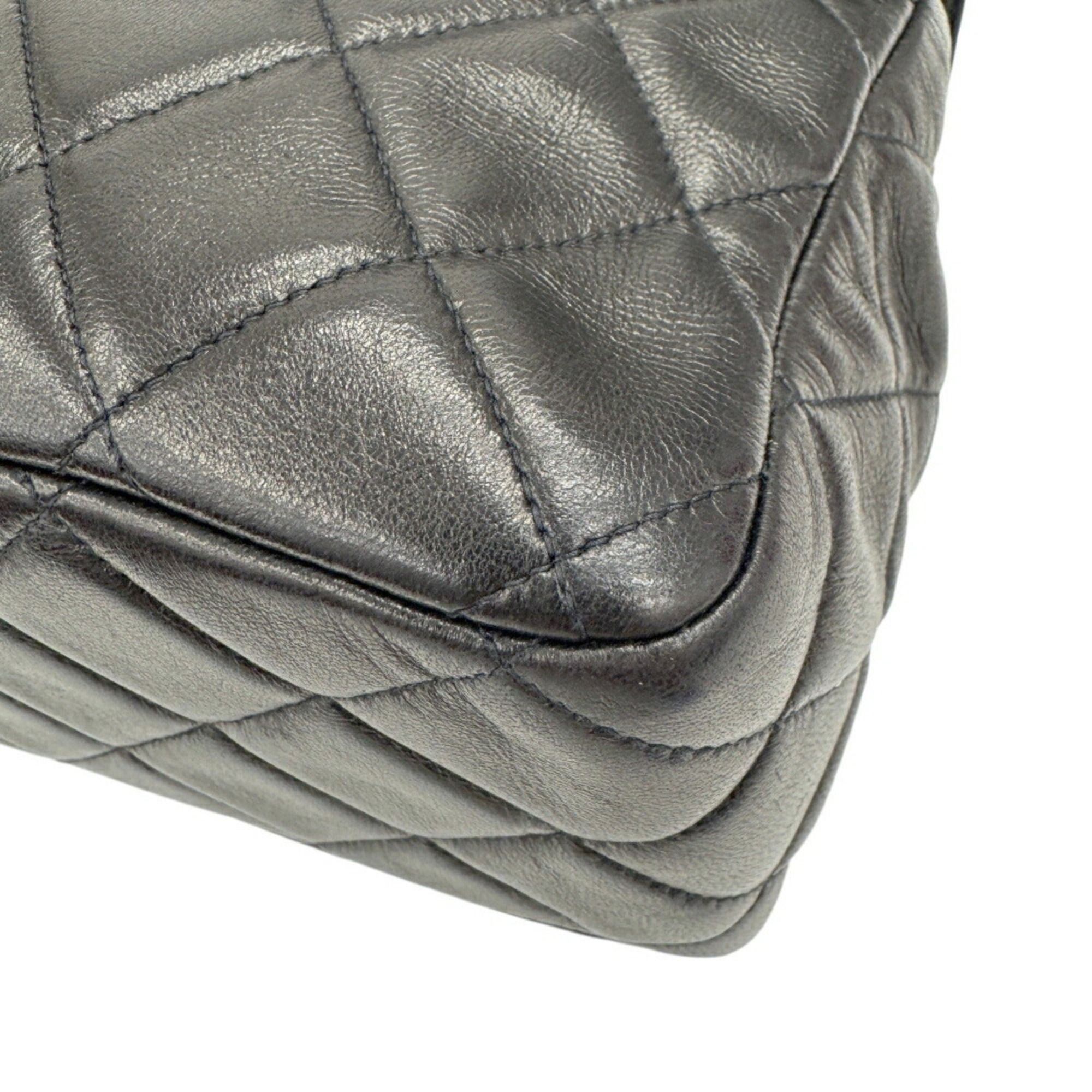 Leather Shoulder Bag (Pre-Owned) - Chanel - Modalova