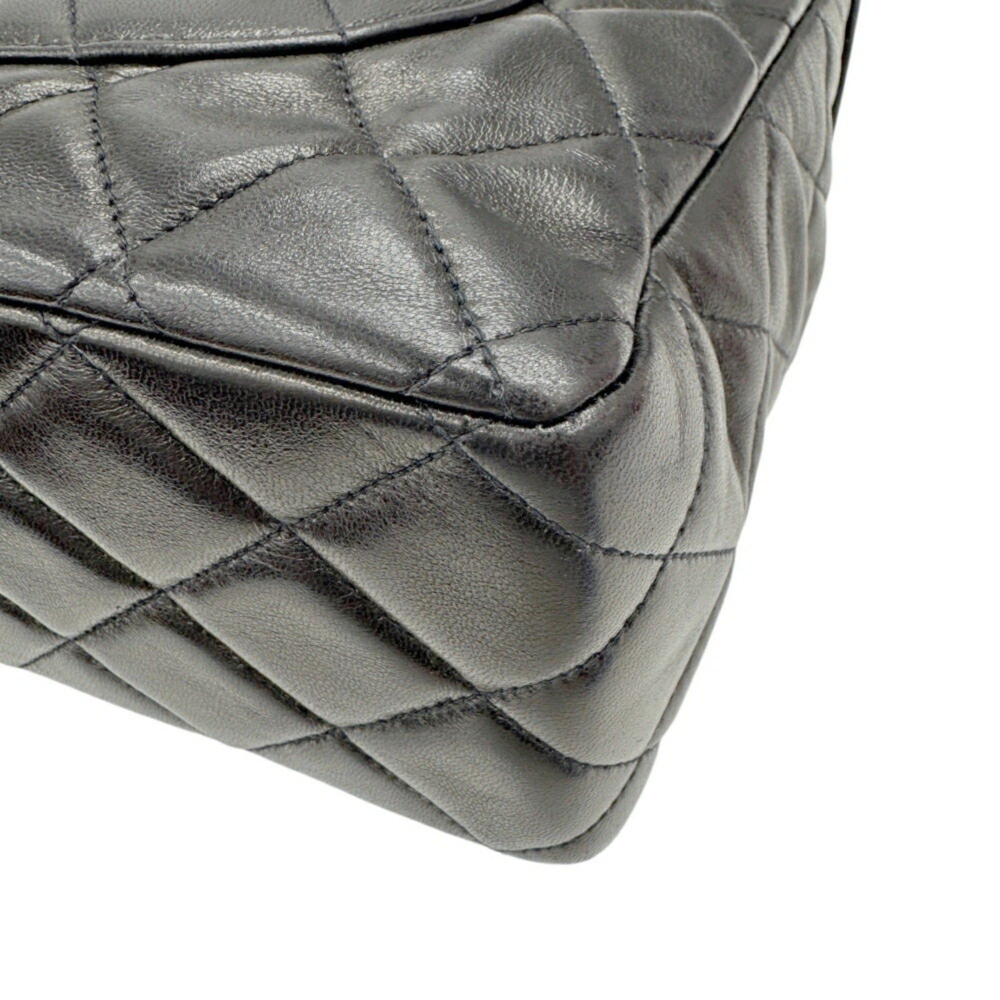 Leather Shoulder Bag (Pre-Owned) - Chanel - Modalova