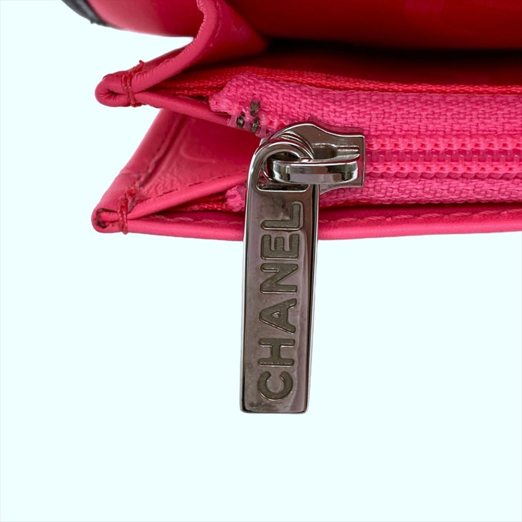Leather Long Wallet (Bi-Fold) (Pre-Owned) - Chanel - Modalova