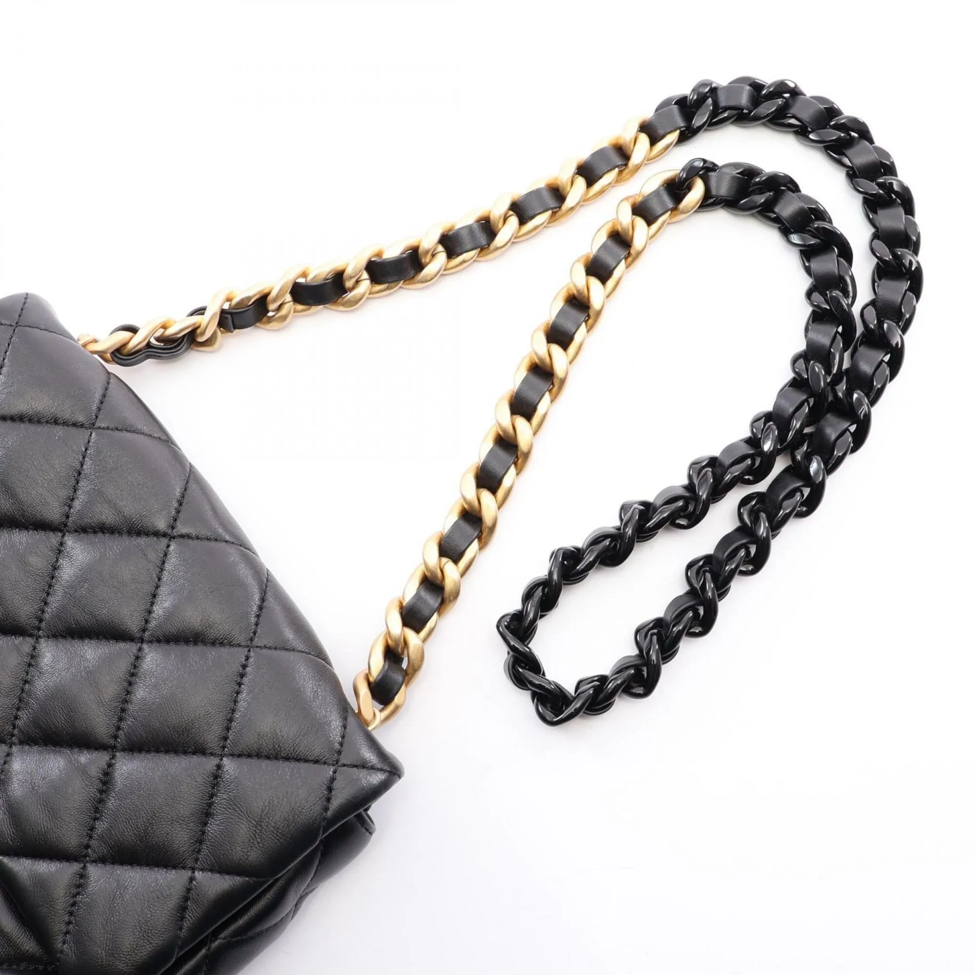 Matelasse Leather Handbag Shoulder Bag (Pre-Owned) - Chanel - Modalova