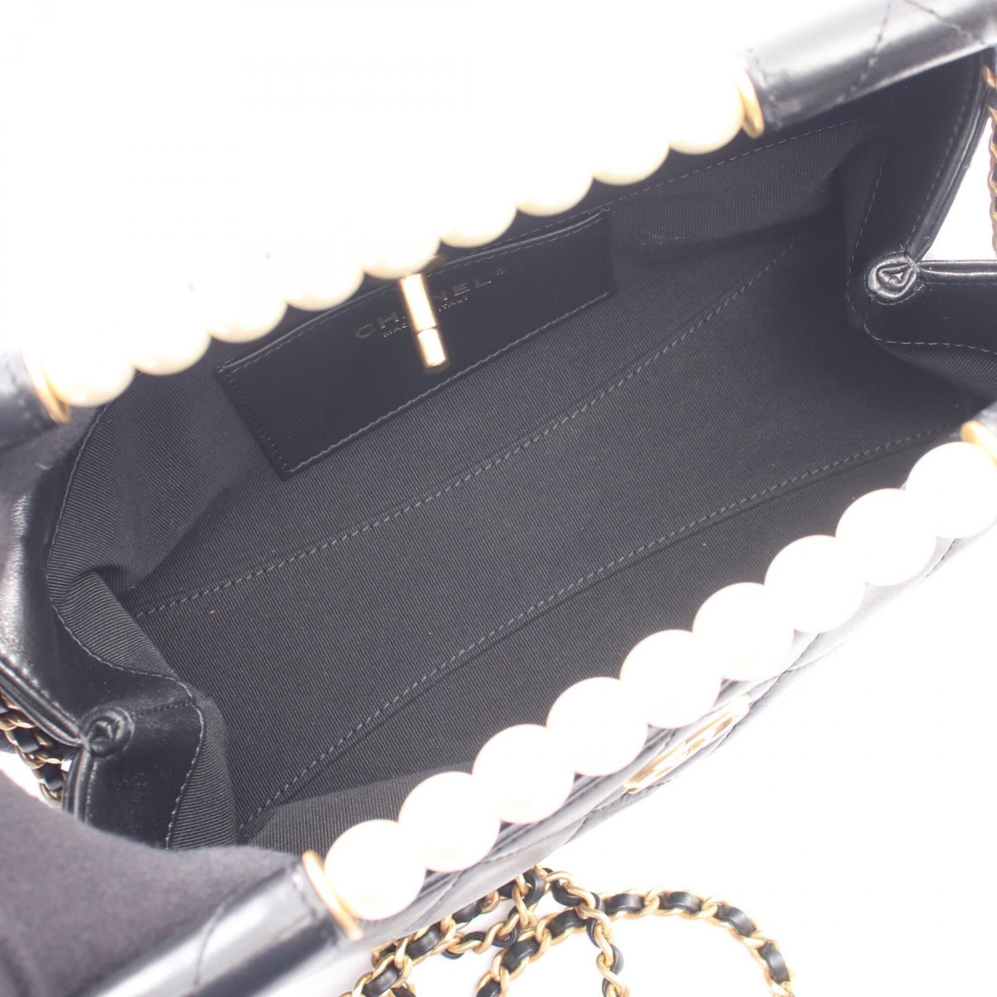 Matelasse Leather Handbag Shoulder Bag (Pre-Owned) - Chanel - Modalova