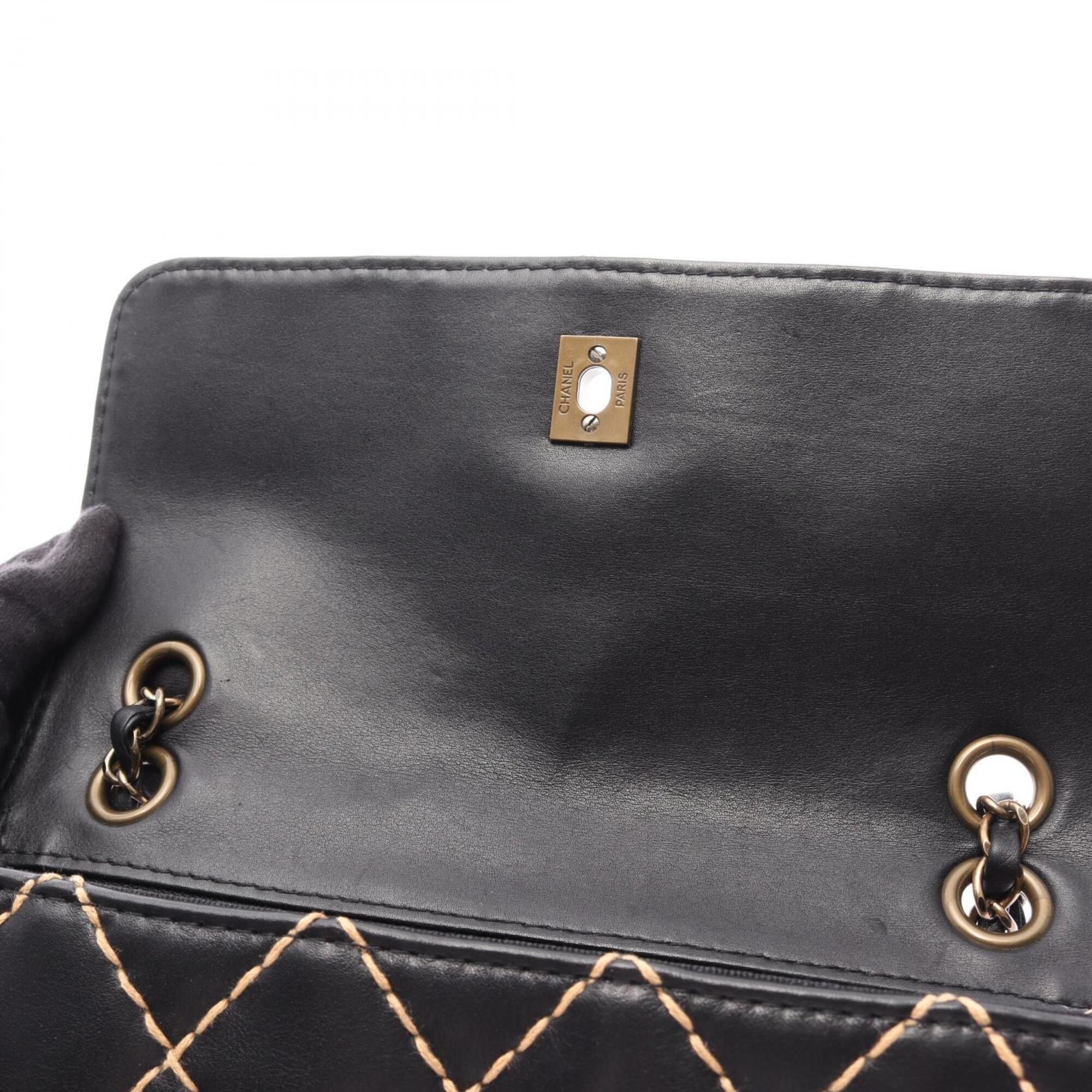 Wild Stitch Leather Handbag Shoulder Bag (Pre-Owned) - Chanel - Modalova