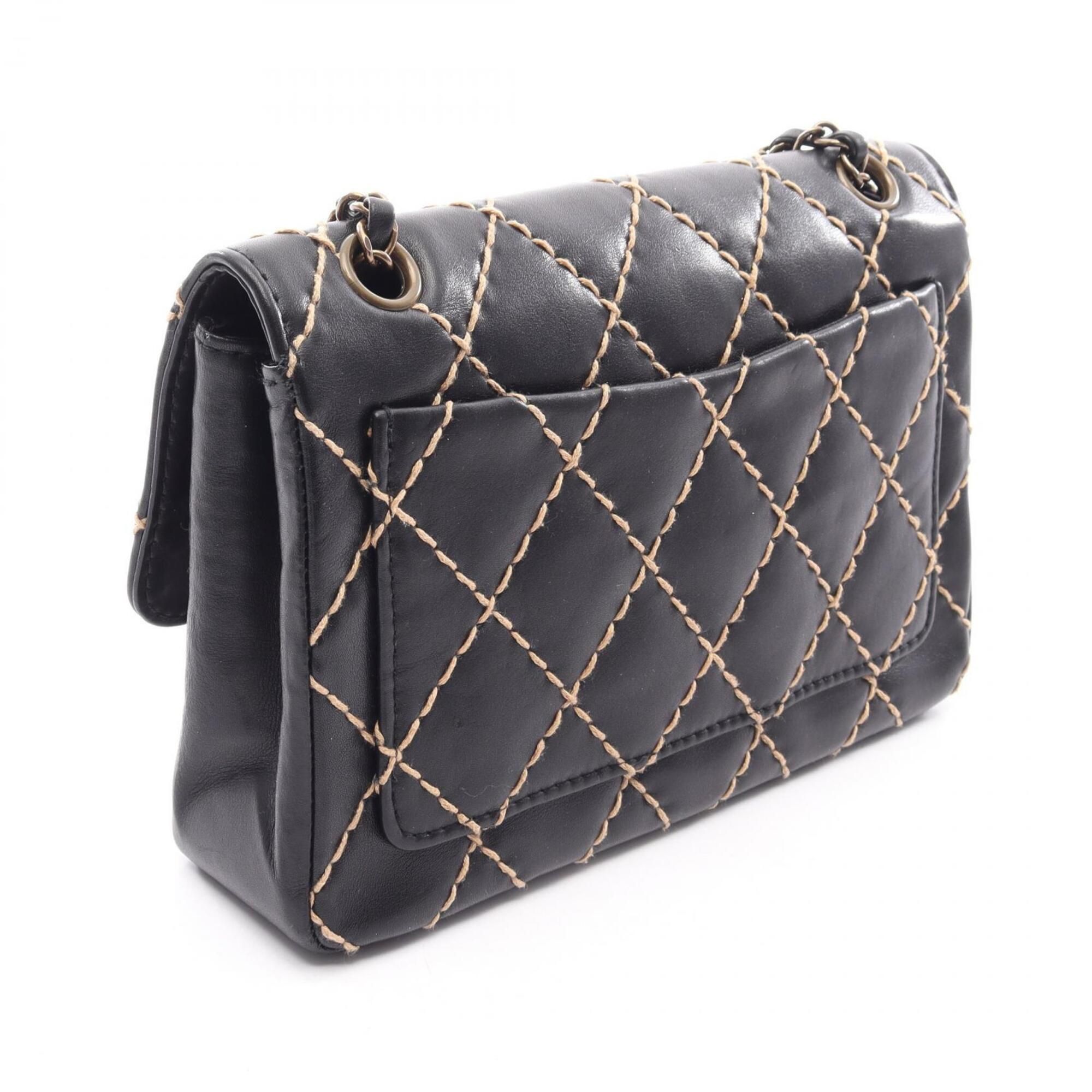 Wild Stitch Leather Handbag Shoulder Bag (Pre-Owned) - Chanel - Modalova