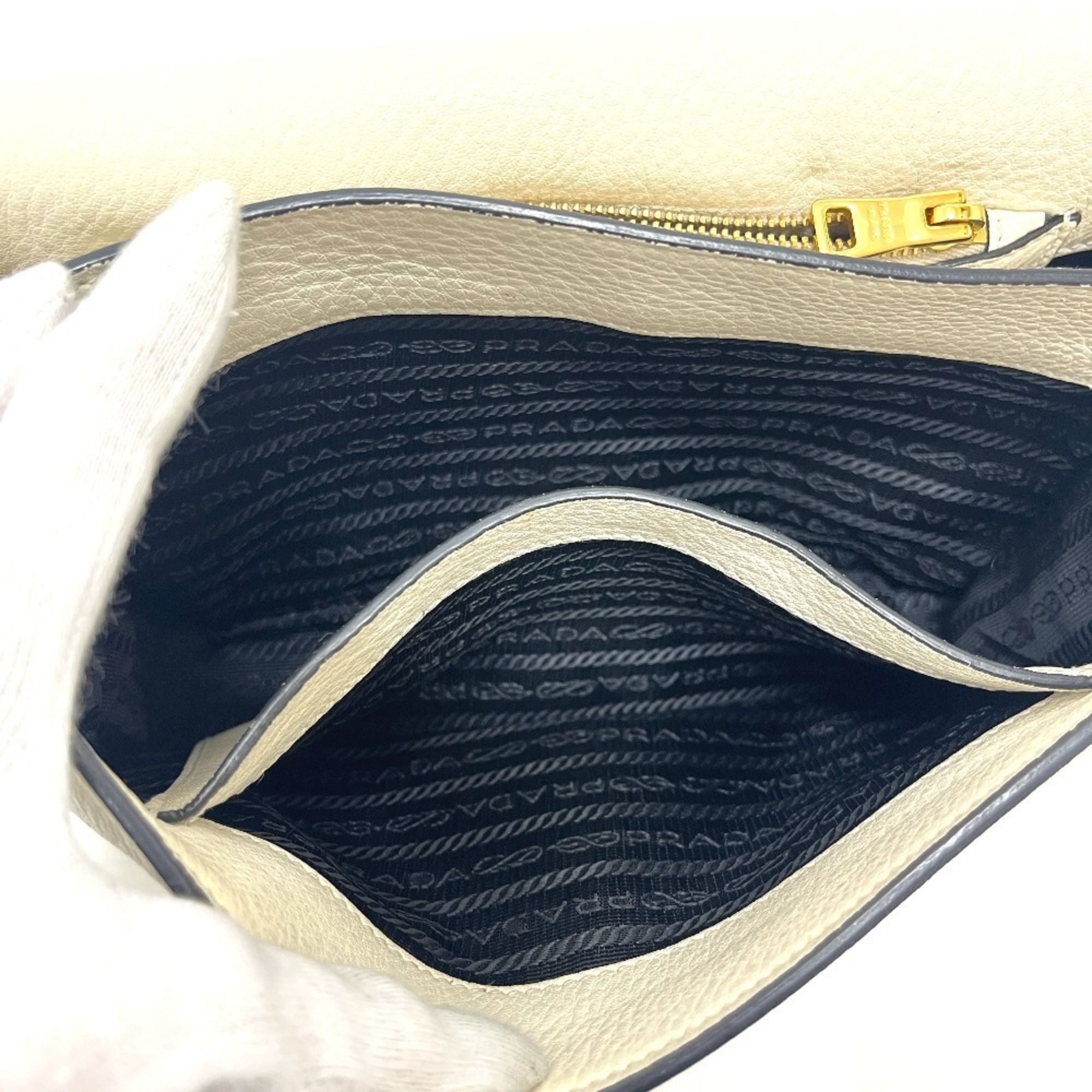 Leather Handbag Shoulder Bag (Pre-Owned) - Prada - Modalova