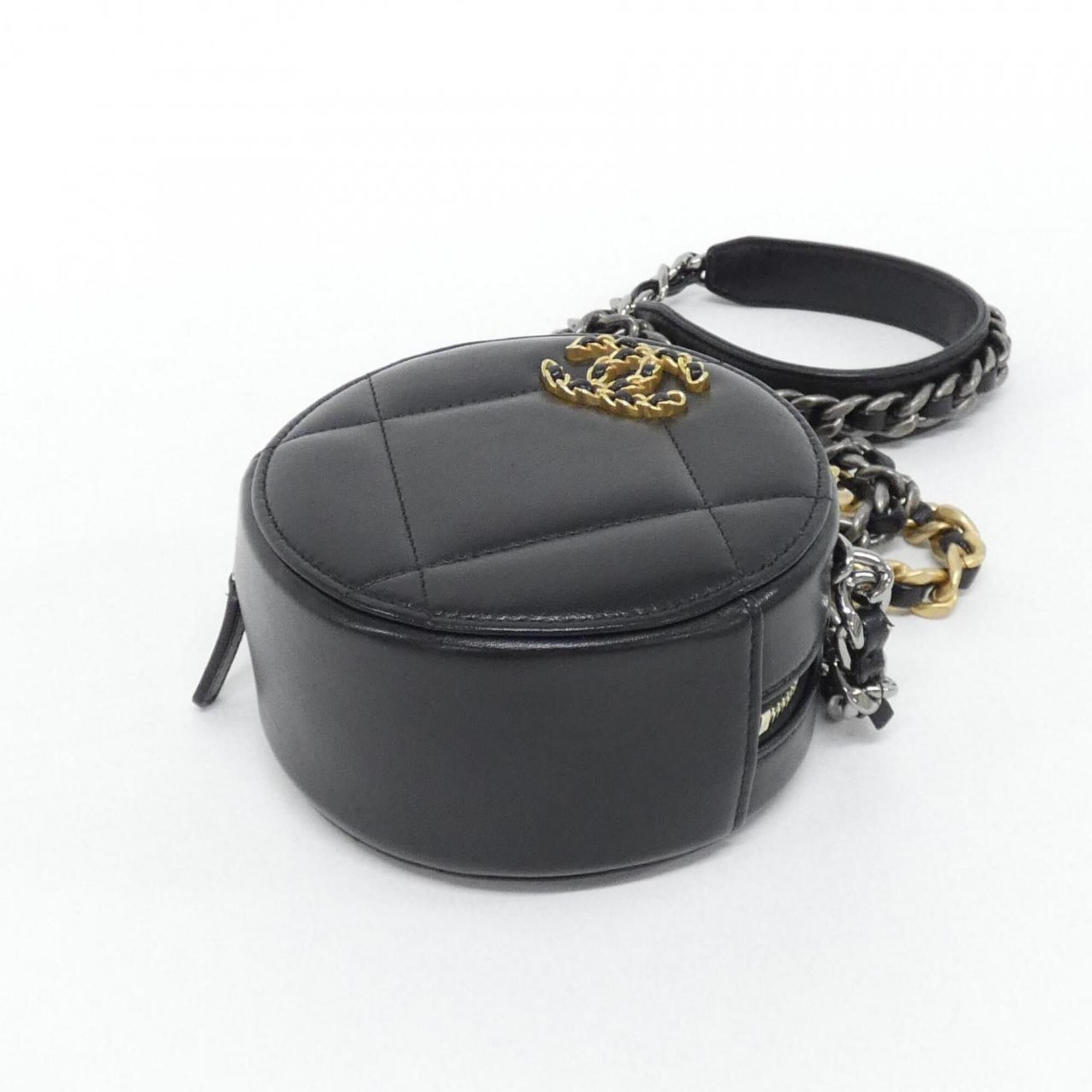 Leather Shoulder Bag (Pre-Owned) - Chanel - Modalova
