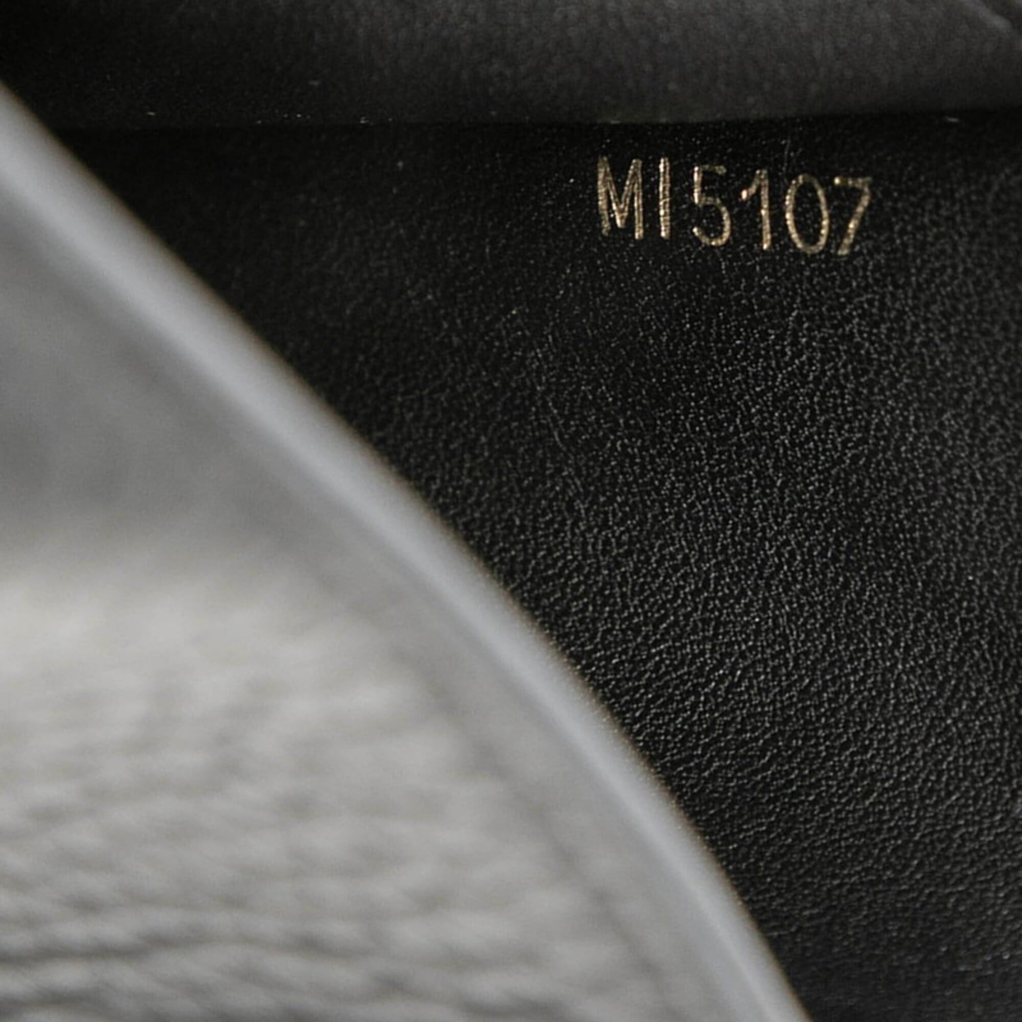 Leather Wallet (Tri-Fold) (Pre-Owned) - Louis Vuitton - Modalova