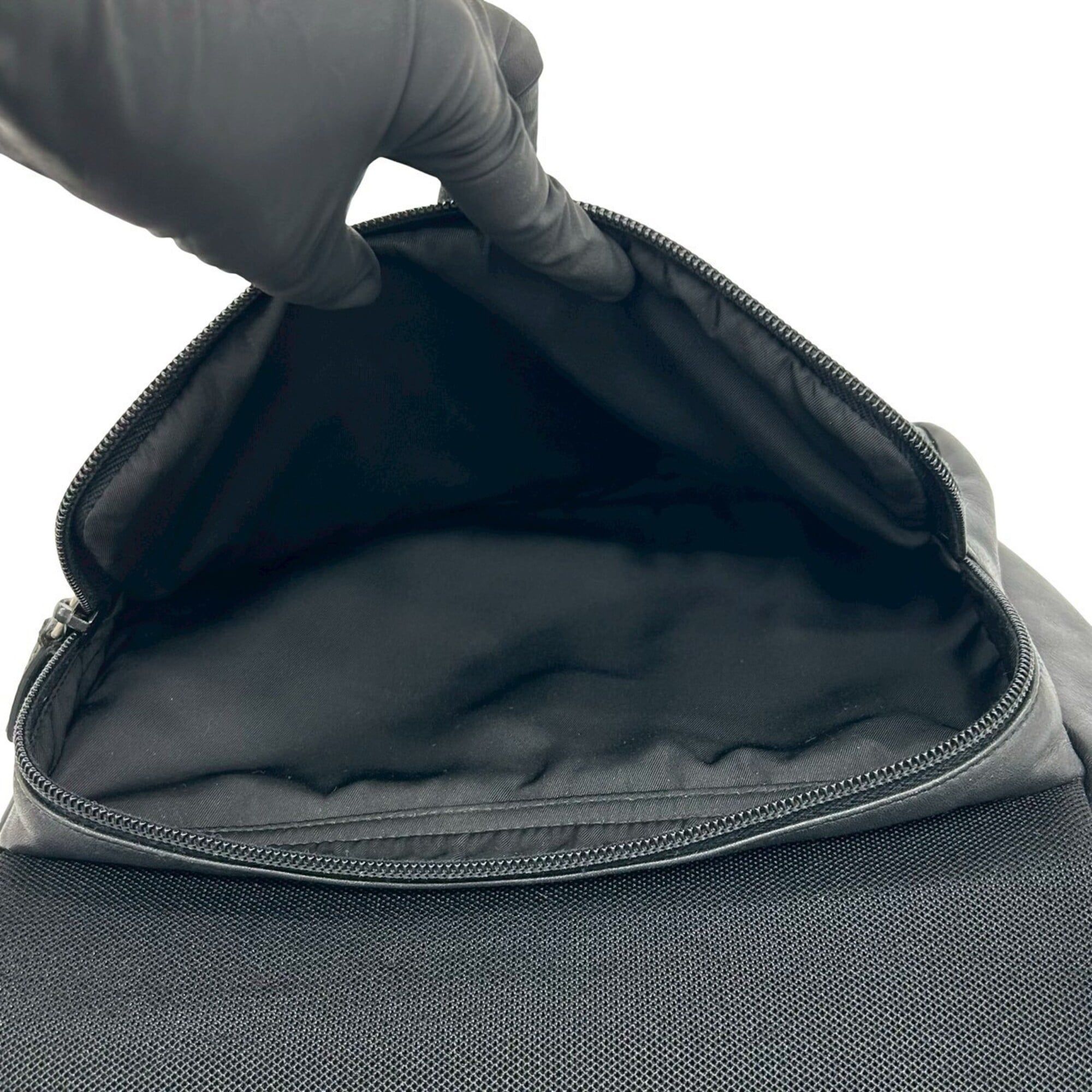 Leather Nylon Pochette Shoulder Bag Sling Bag (Pre-Owned) - Prada - Modalova