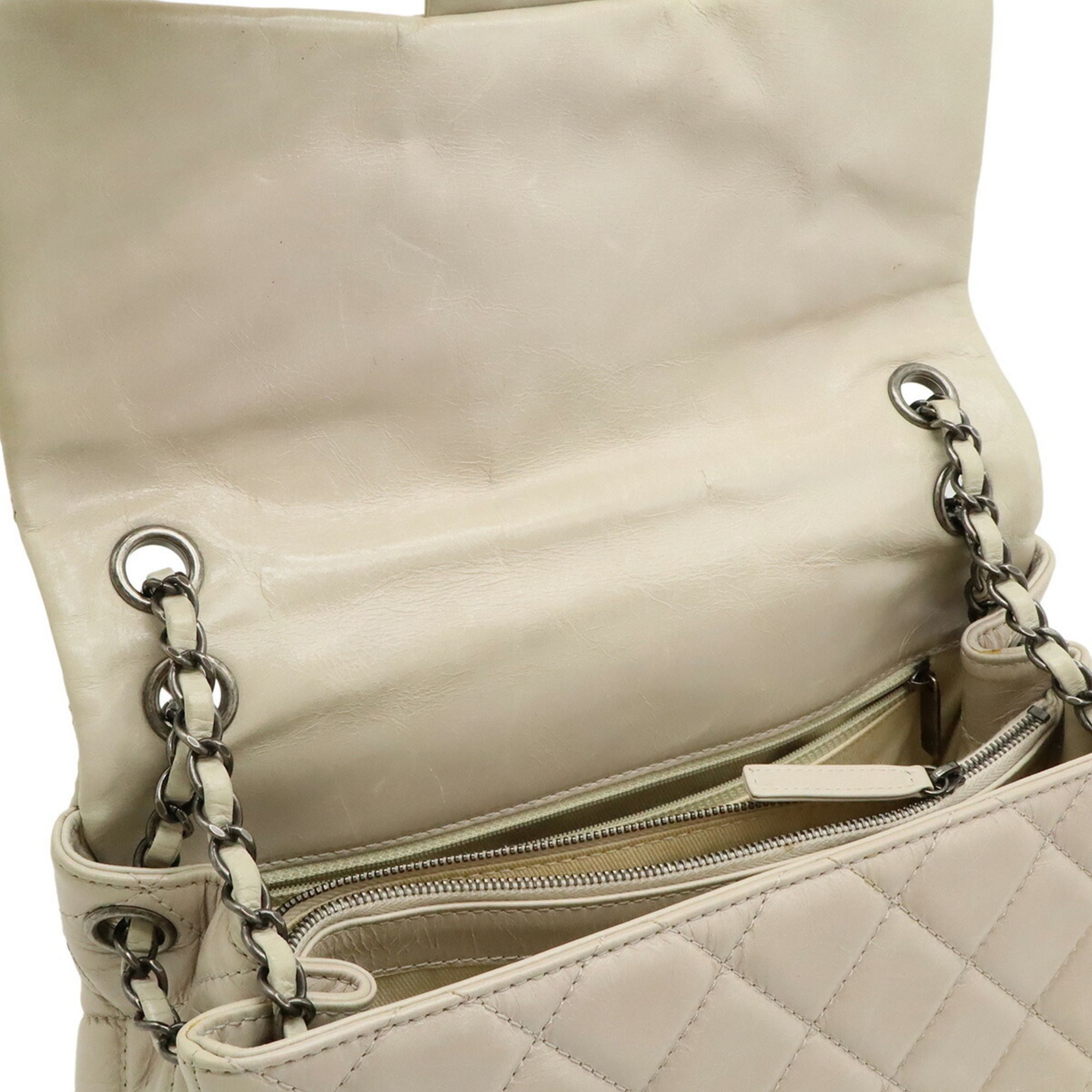 Matelasse Leather Shoulder Bag (Pre-Owned) - Chanel - Modalova