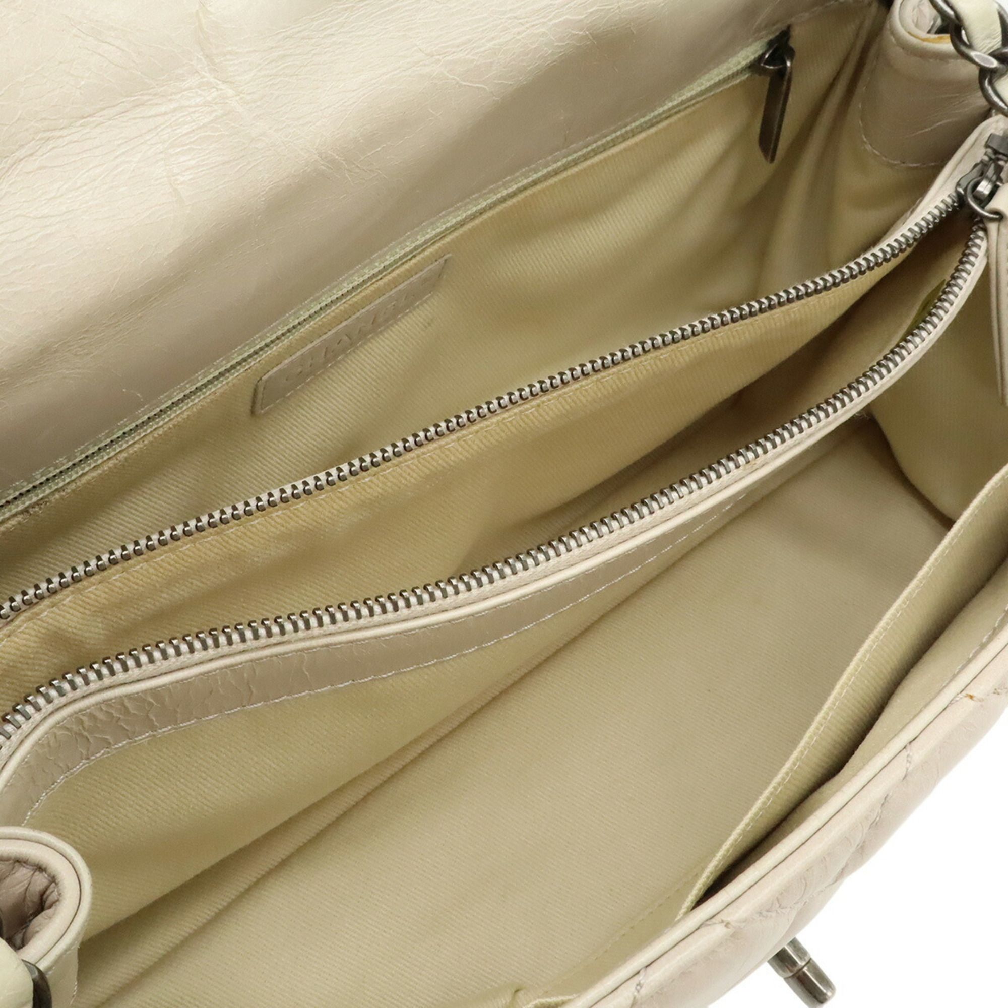 Matelasse Leather Shoulder Bag (Pre-Owned) - Chanel - Modalova