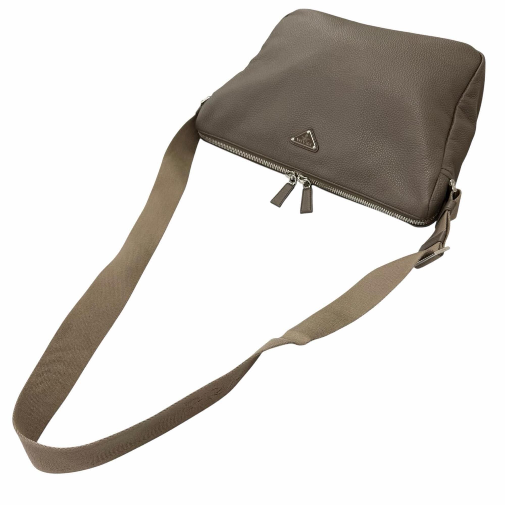 Leather Shoulder Bag (Pre-Owned) - Prada - Modalova
