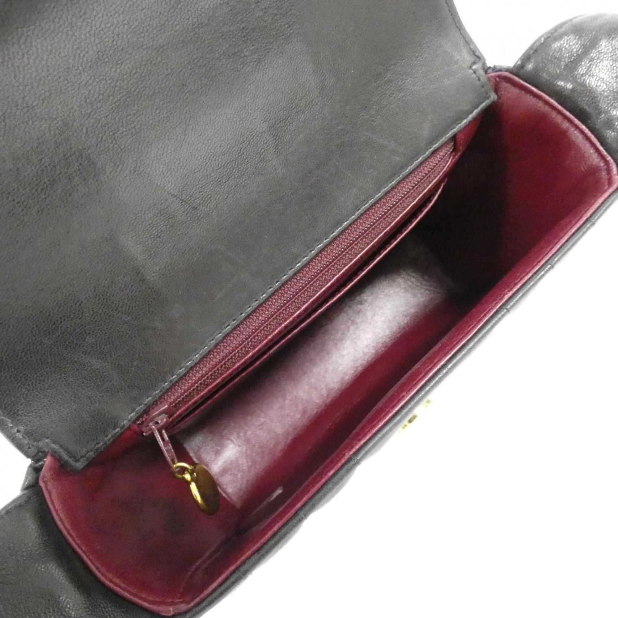 Leather Shoulder Bag (Pre-Owned) - Chanel - Modalova