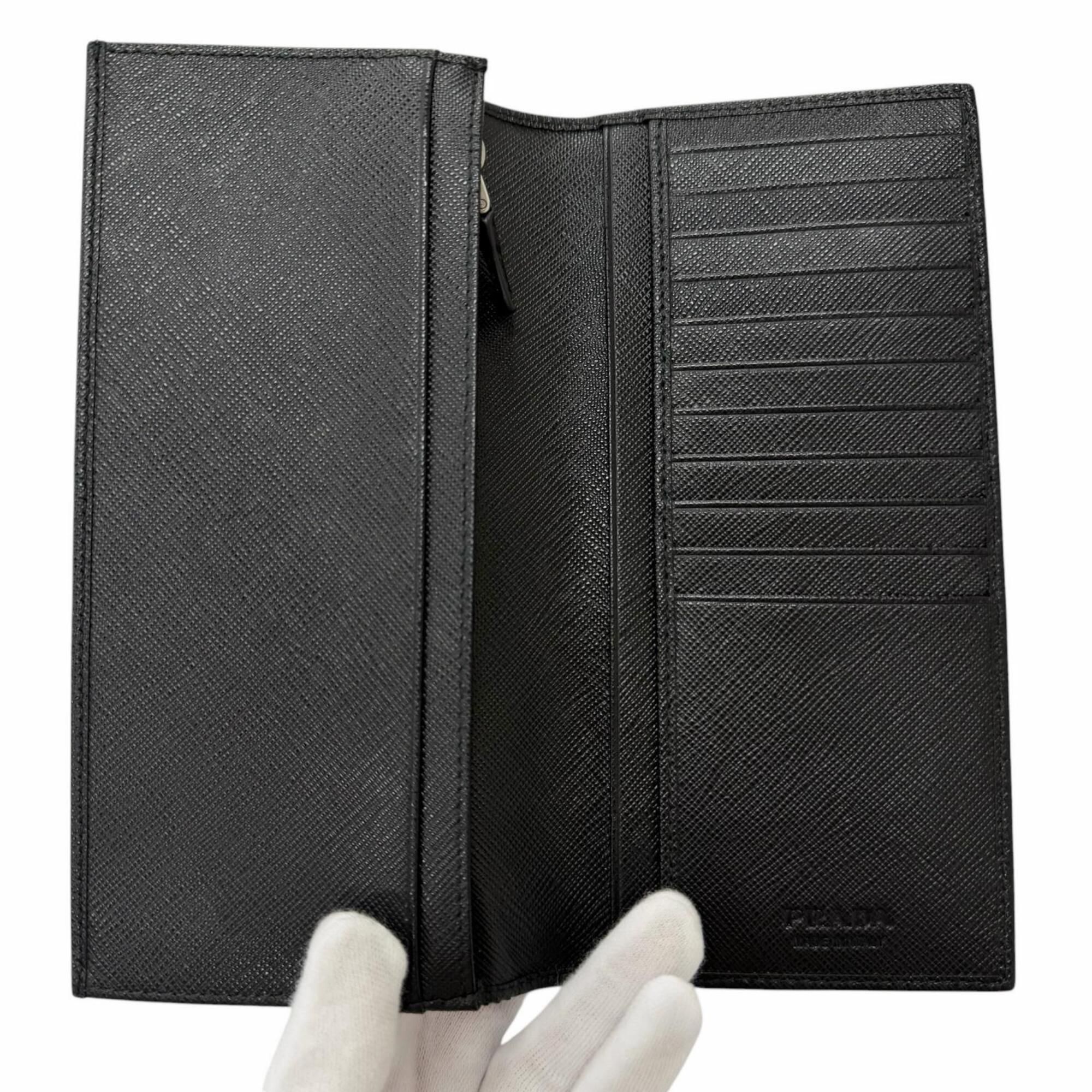 Leather Long Wallet (Bi-Fold) (Pre-Owned) - Prada - Modalova