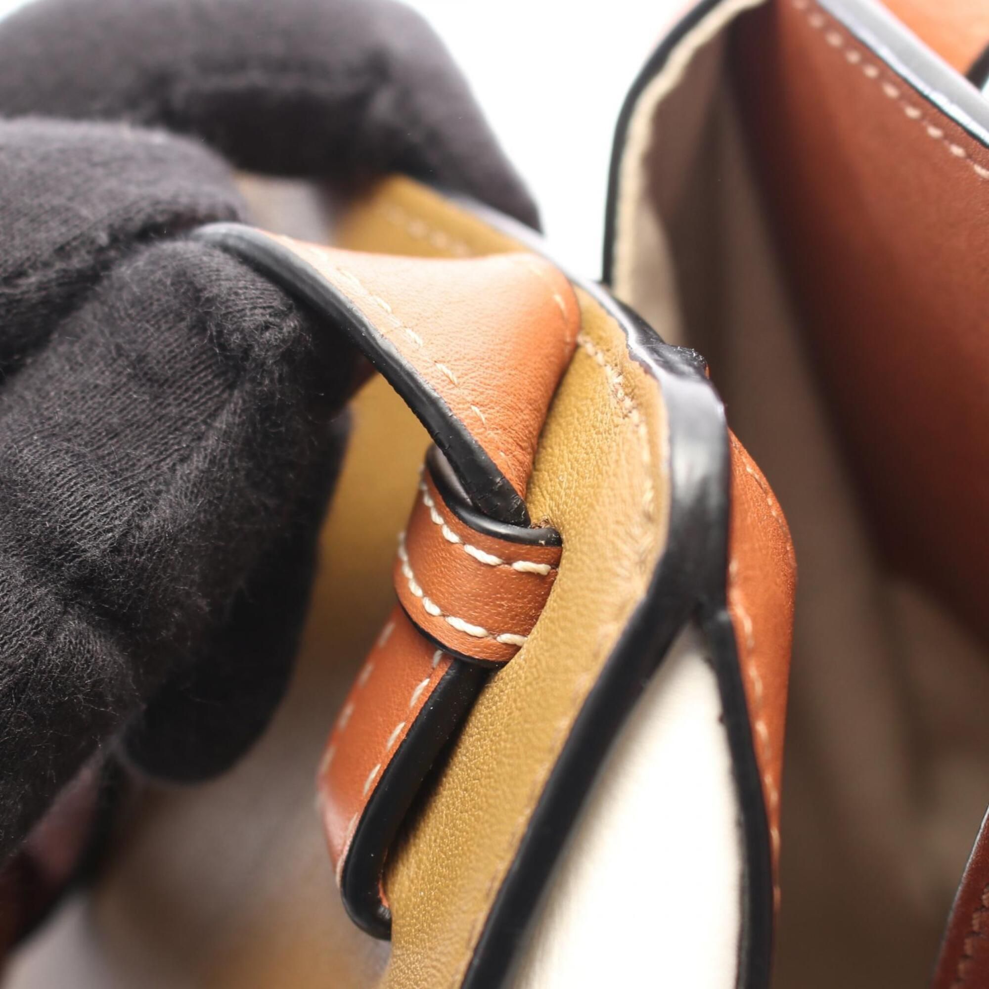 Leather Handbag (Pre-Owned) - Loewe - Modalova