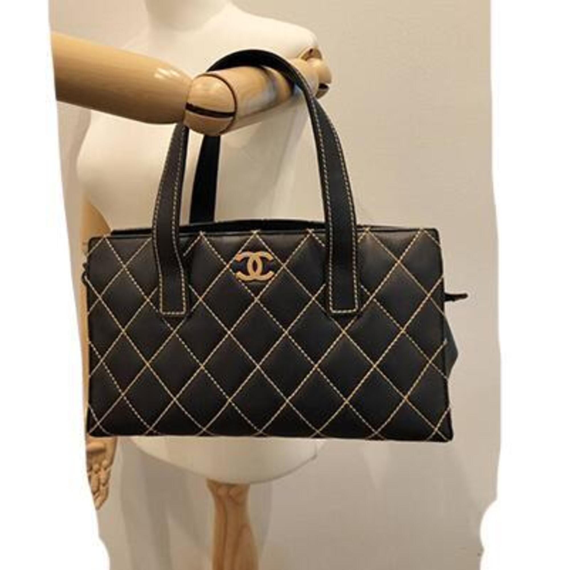 Wild Stitch Leather Handbag Tote Bag (Pre-Owned) - Chanel - Modalova