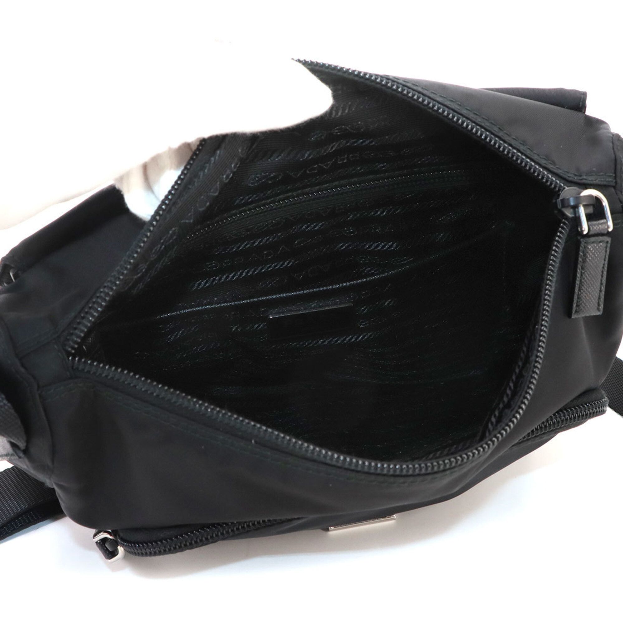 Nylon Saffiano Triangle Leather Shoulder Bag (Pre-Owned) - Prada - Modalova