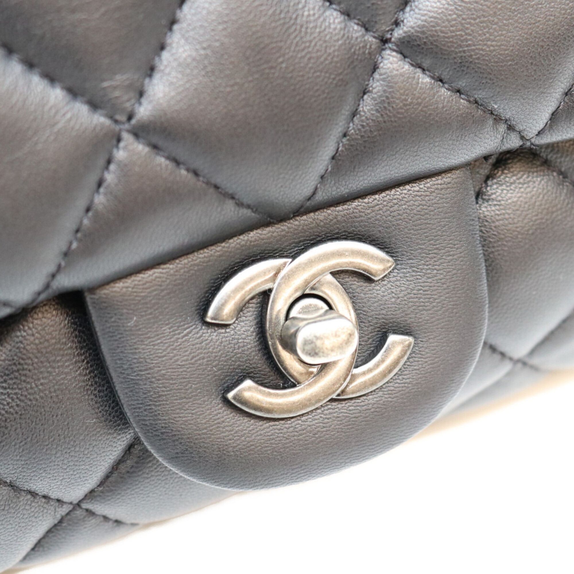 Leather Shoulder Bag (Pre-Owned) - Chanel - Modalova