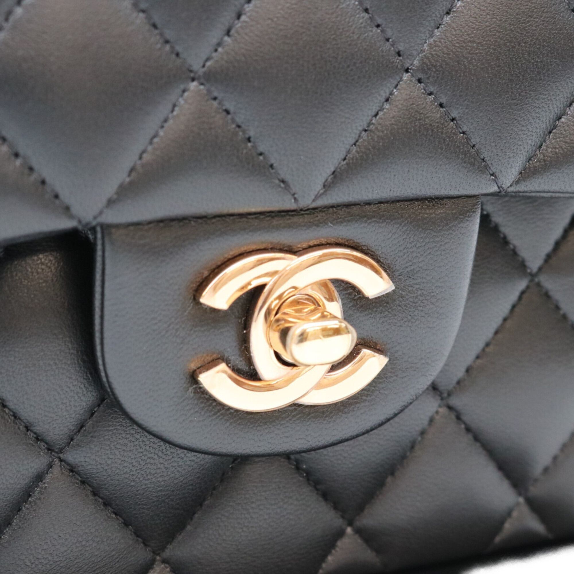 Leather Shoulder Bag (Pre-Owned) - Chanel - Modalova