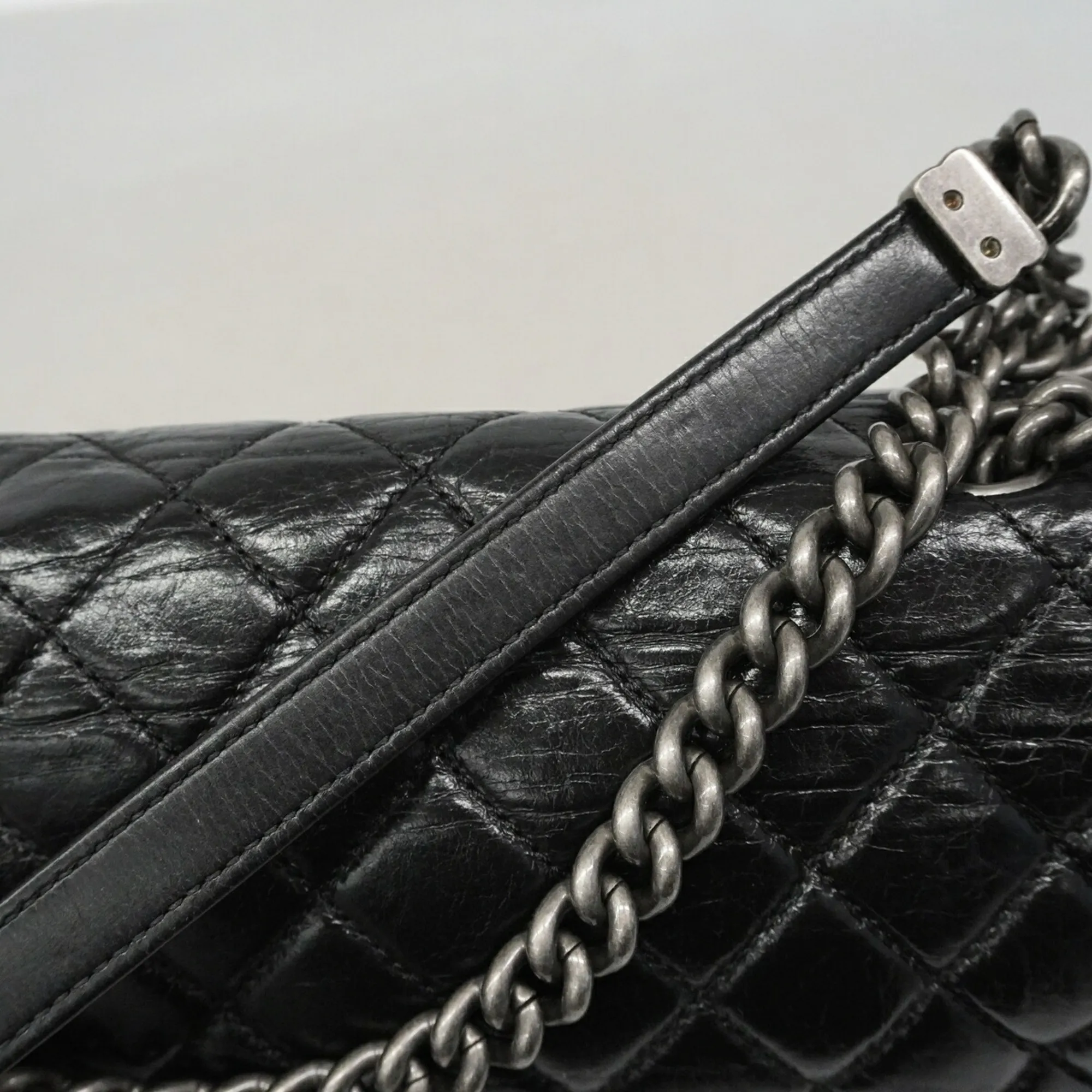 Leather Shoulder Bag (Pre-Owned) - Chanel - Modalova