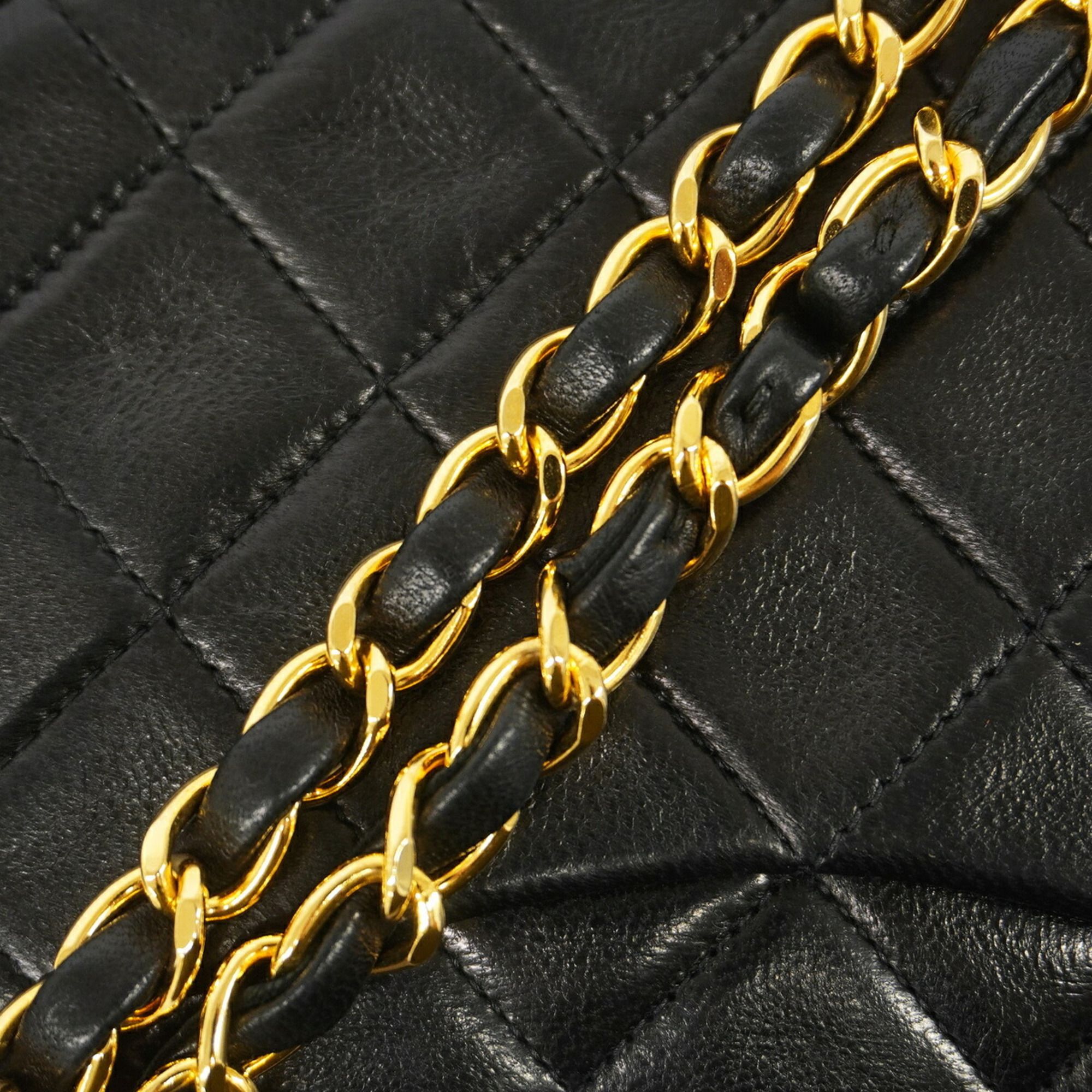 Leather Shoulder Bag (Pre-Owned) - Chanel - Modalova