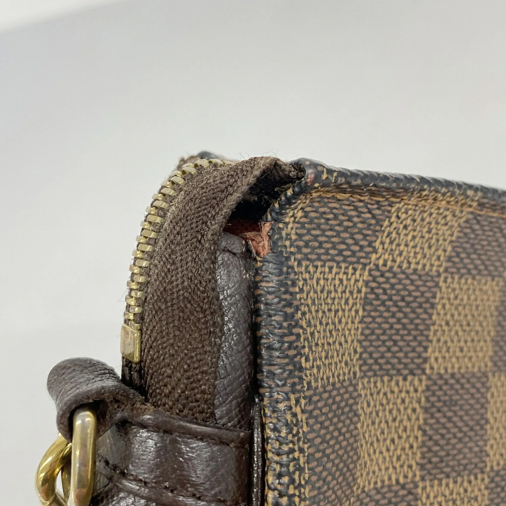 Pouch (Pre-Owned) - Louis Vuitton - Modalova