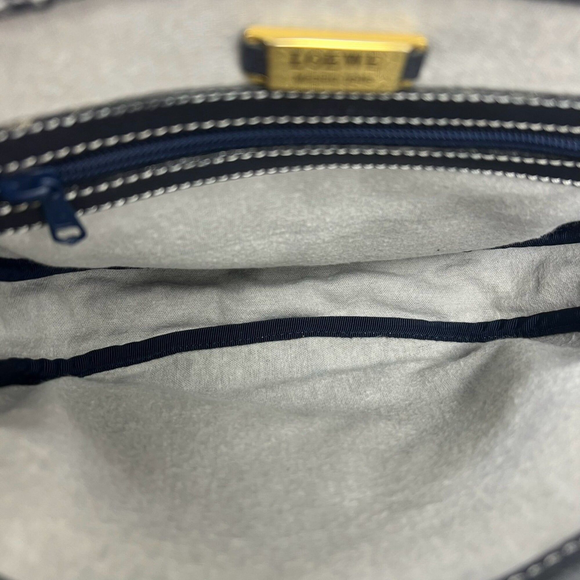 Leather Pochette Shoulder Bag (Pre-Owned) - Loewe - Modalova