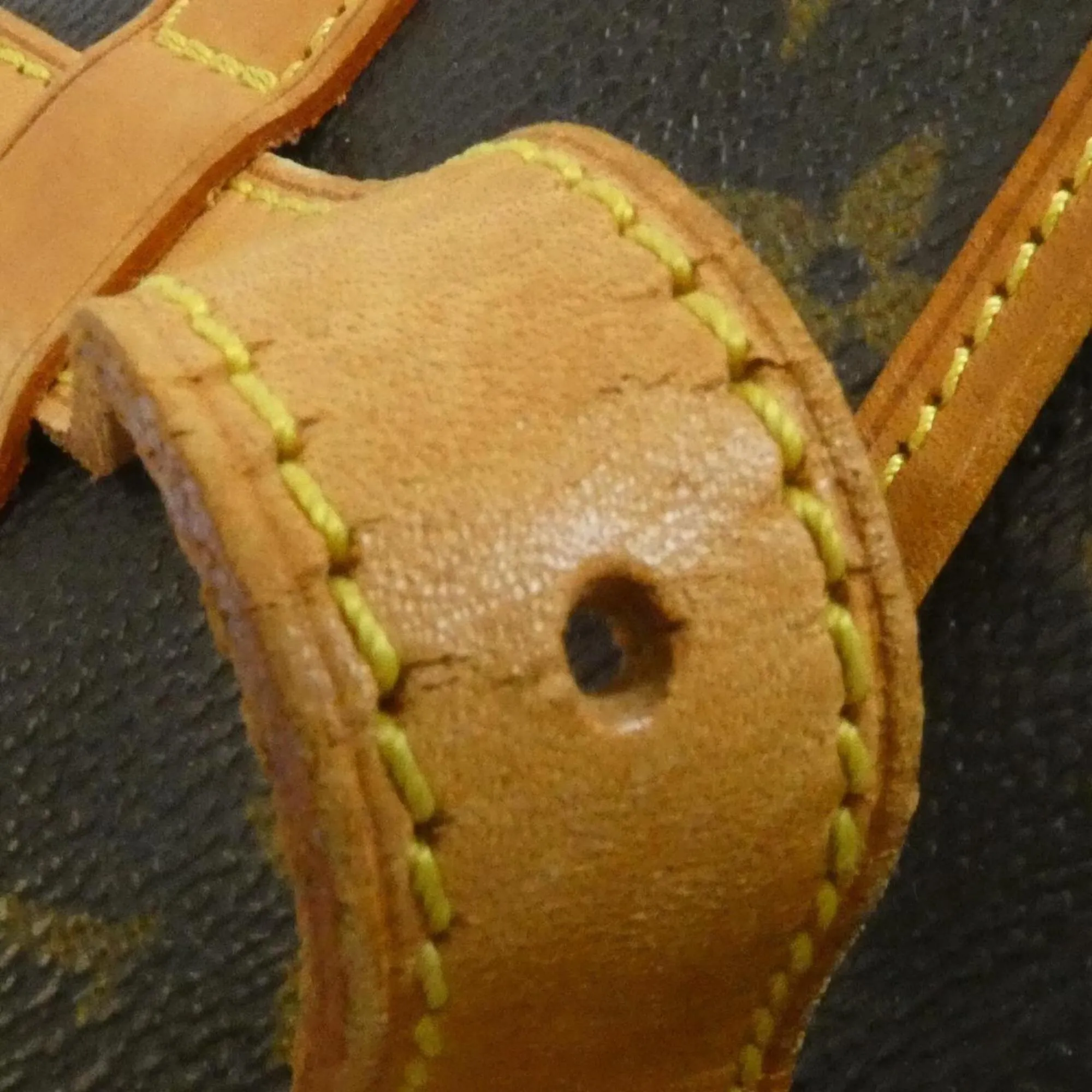 Coated Canvas Shoulder Bag (Pre-Owned) - Louis Vuitton - Modalova
