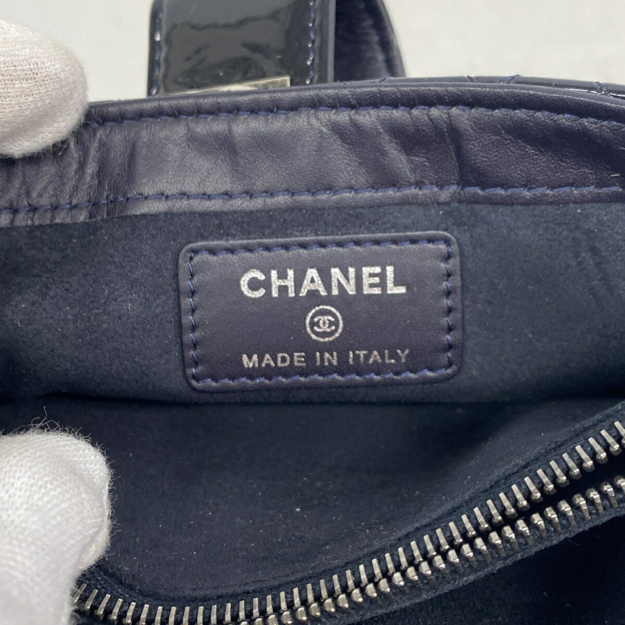 Patent Leather Shoulder Bag (Pre-Owned) - Chanel - Modalova