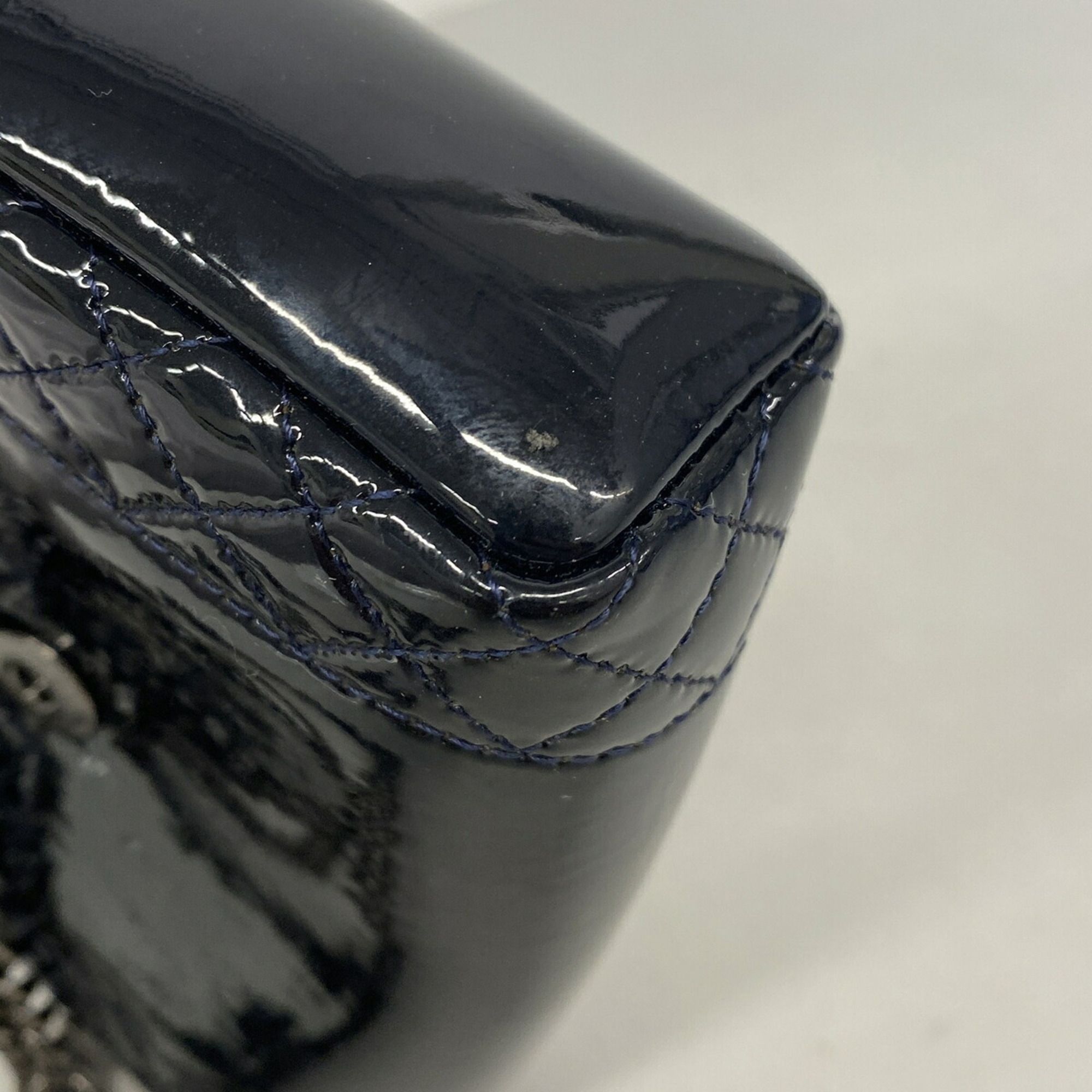 Patent Leather Shoulder Bag (Pre-Owned) - Chanel - Modalova