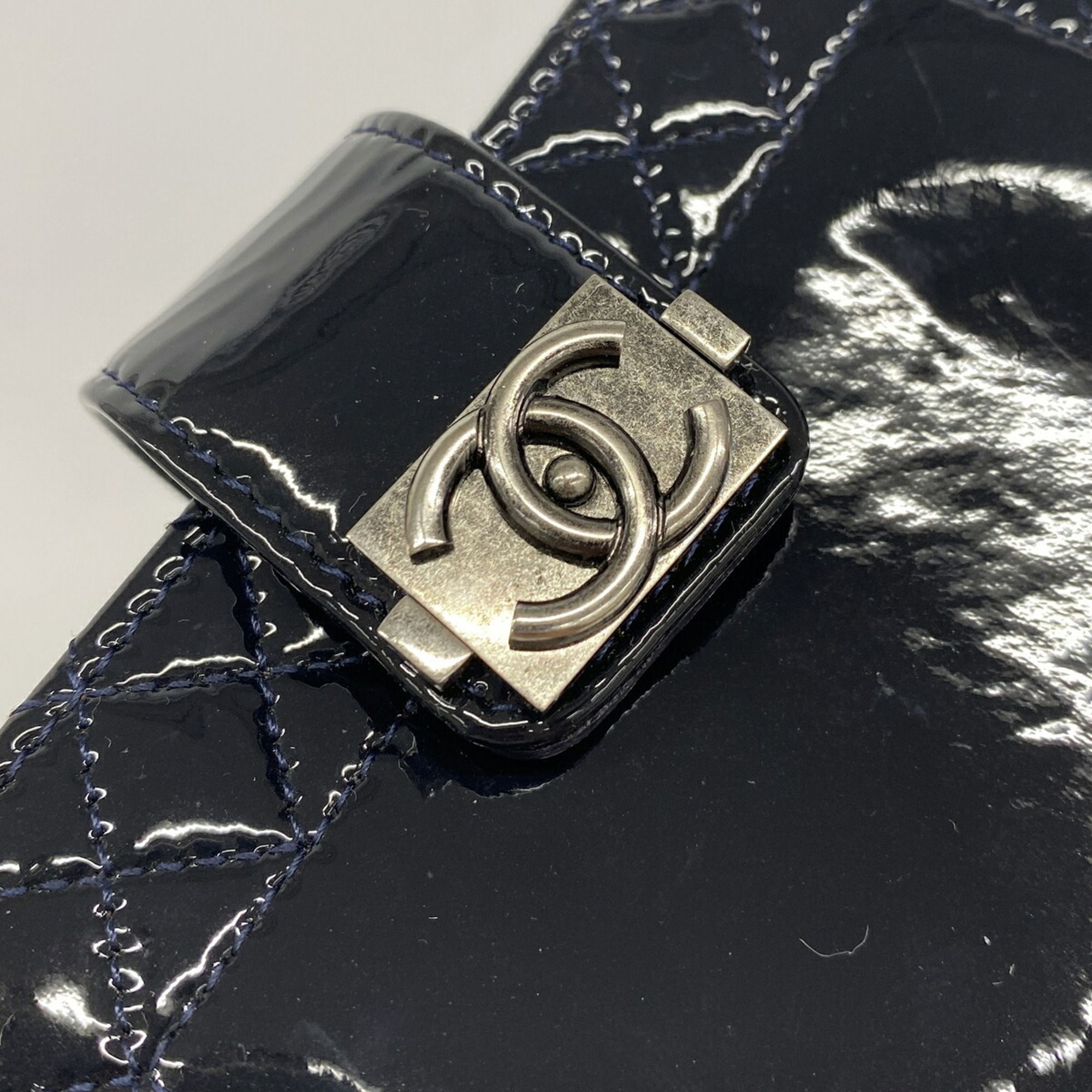 Patent Leather Shoulder Bag (Pre-Owned) - Chanel - Modalova