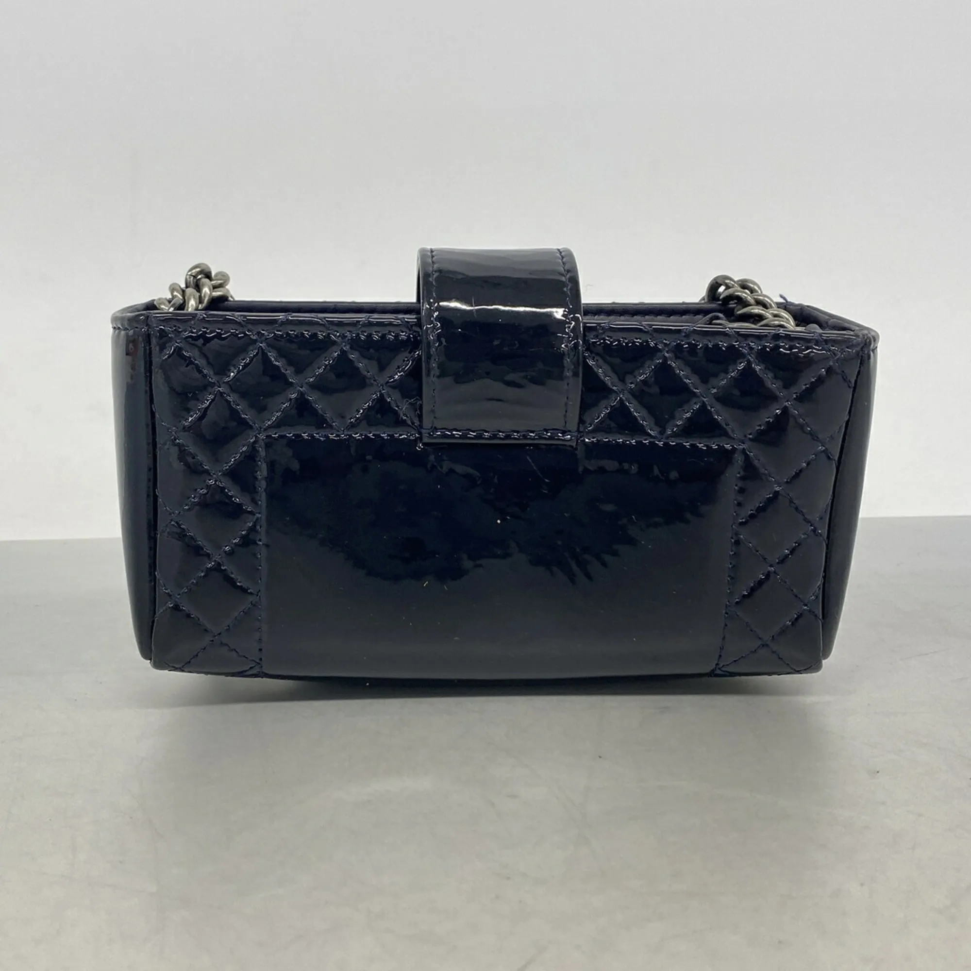 Patent Leather Shoulder Bag (Pre-Owned) - Chanel - Modalova