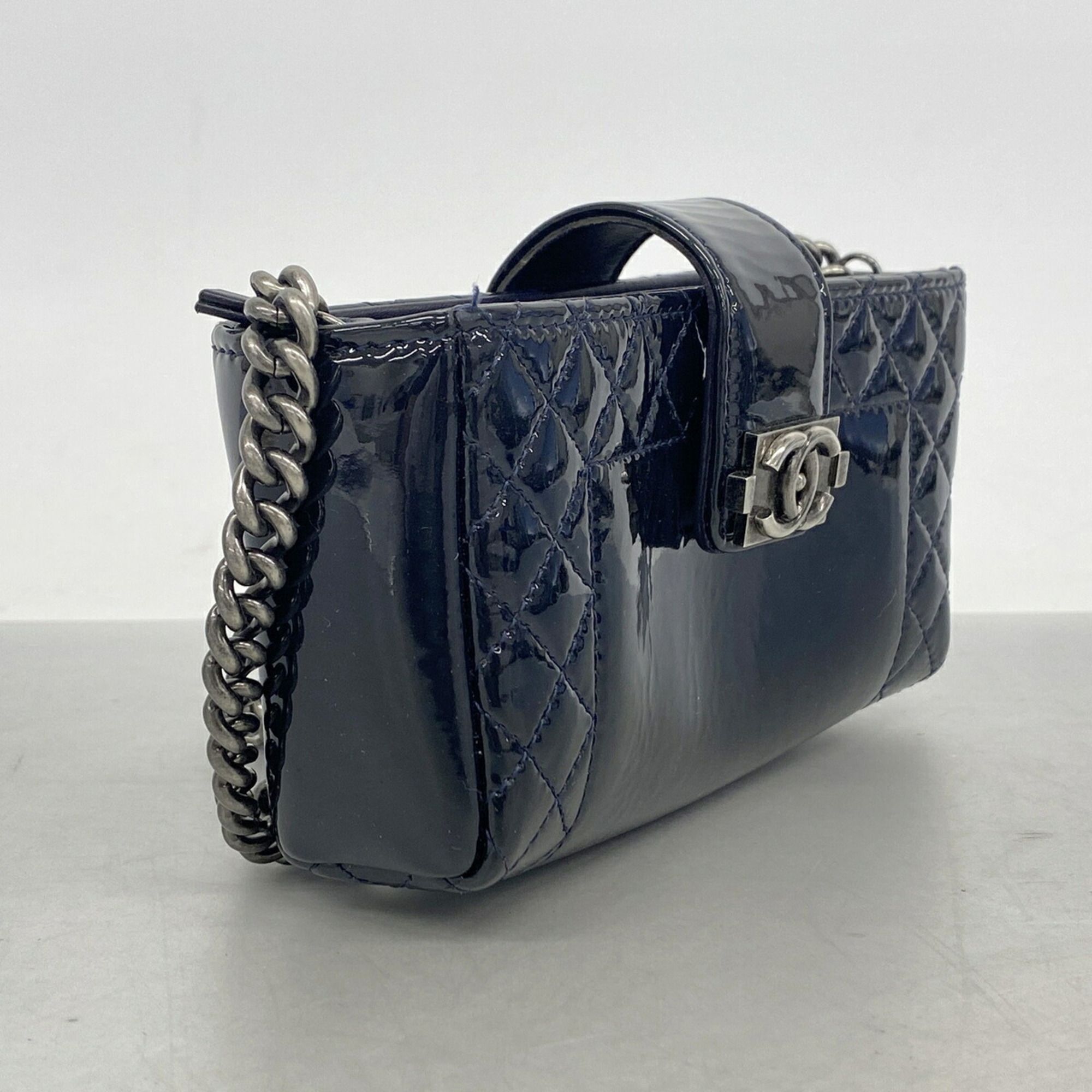 Patent Leather Shoulder Bag (Pre-Owned) - Chanel - Modalova