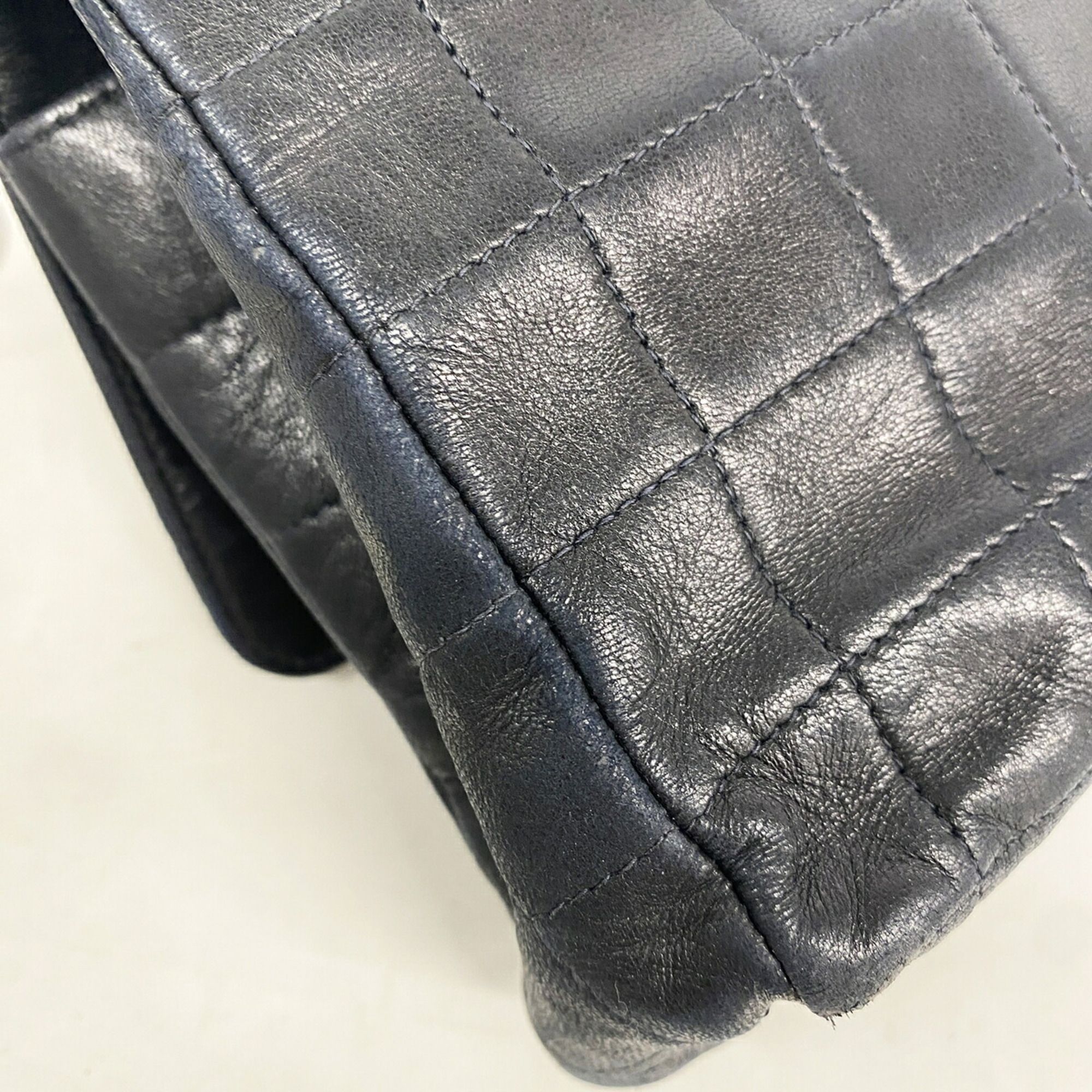Leather Shoulder Bag (Pre-Owned) - Chanel - Modalova